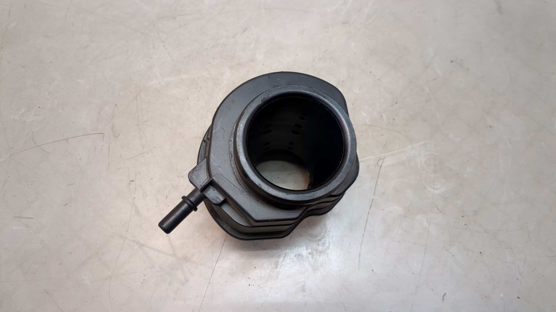 Патрубок воздушного фильтра