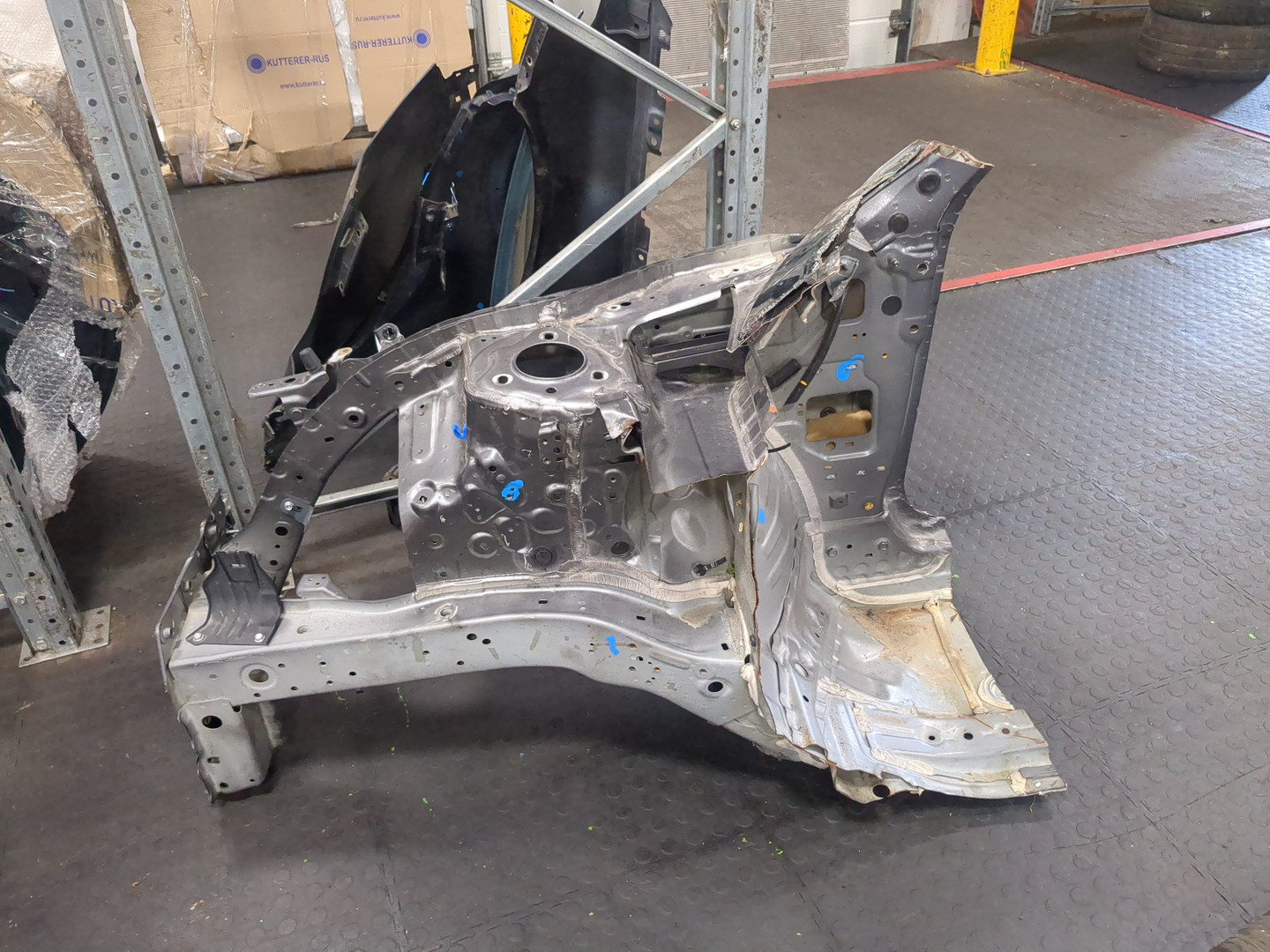 Кузовной элемент