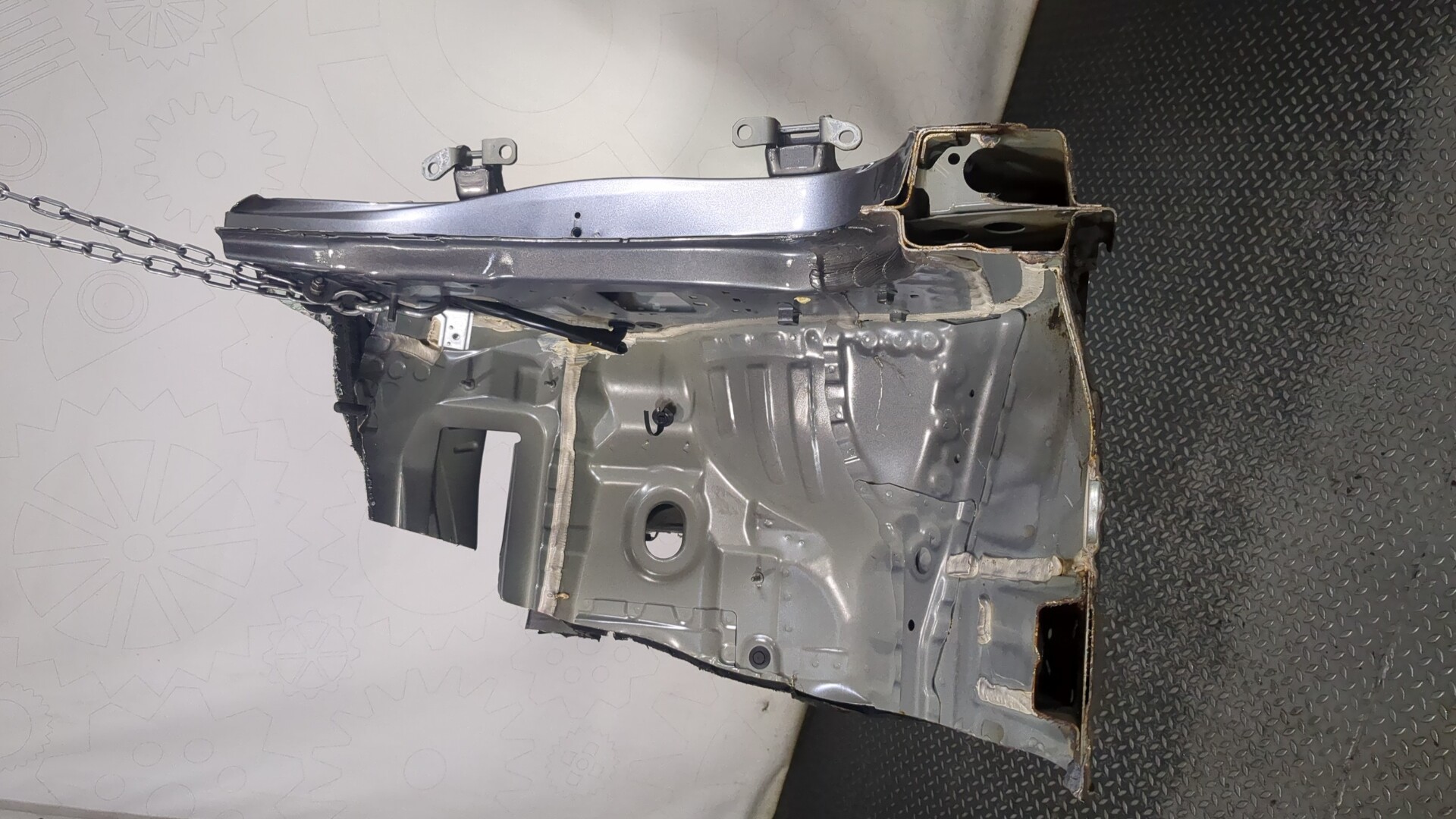 Кузовной элемент