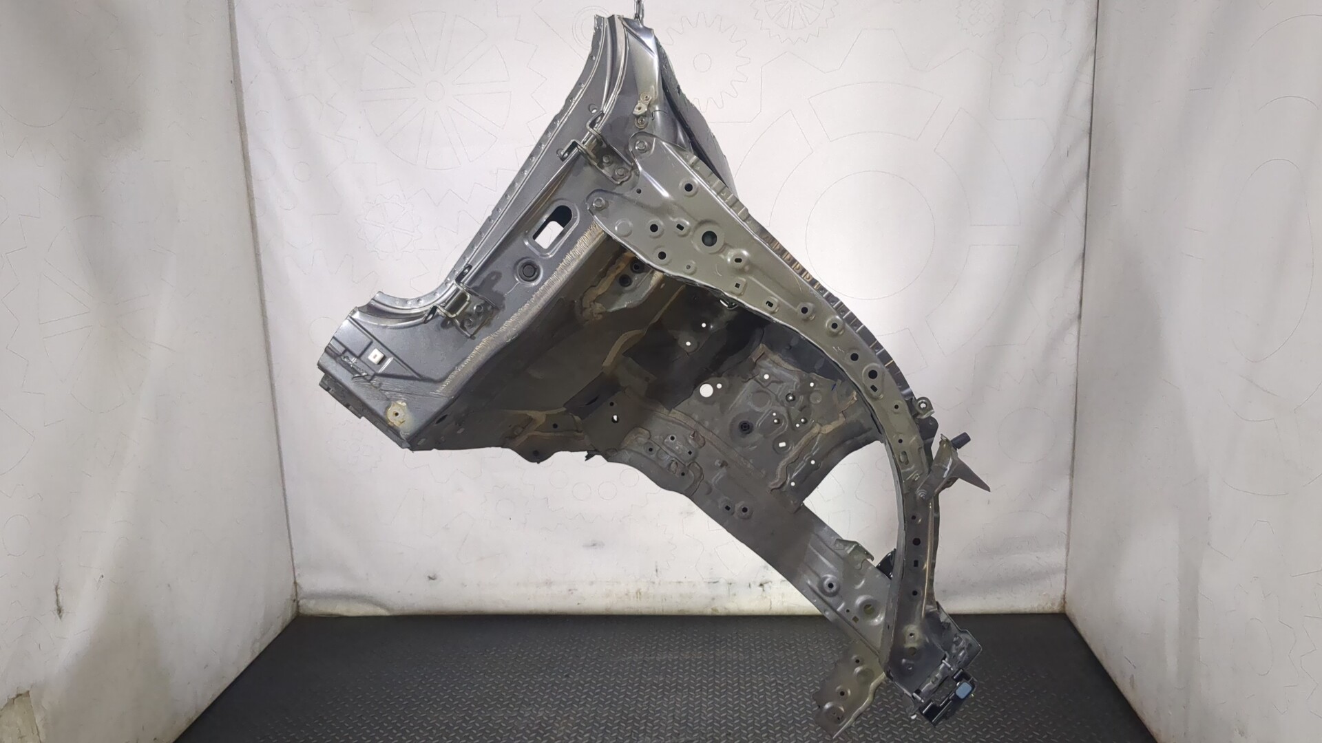 Кузовной элемент