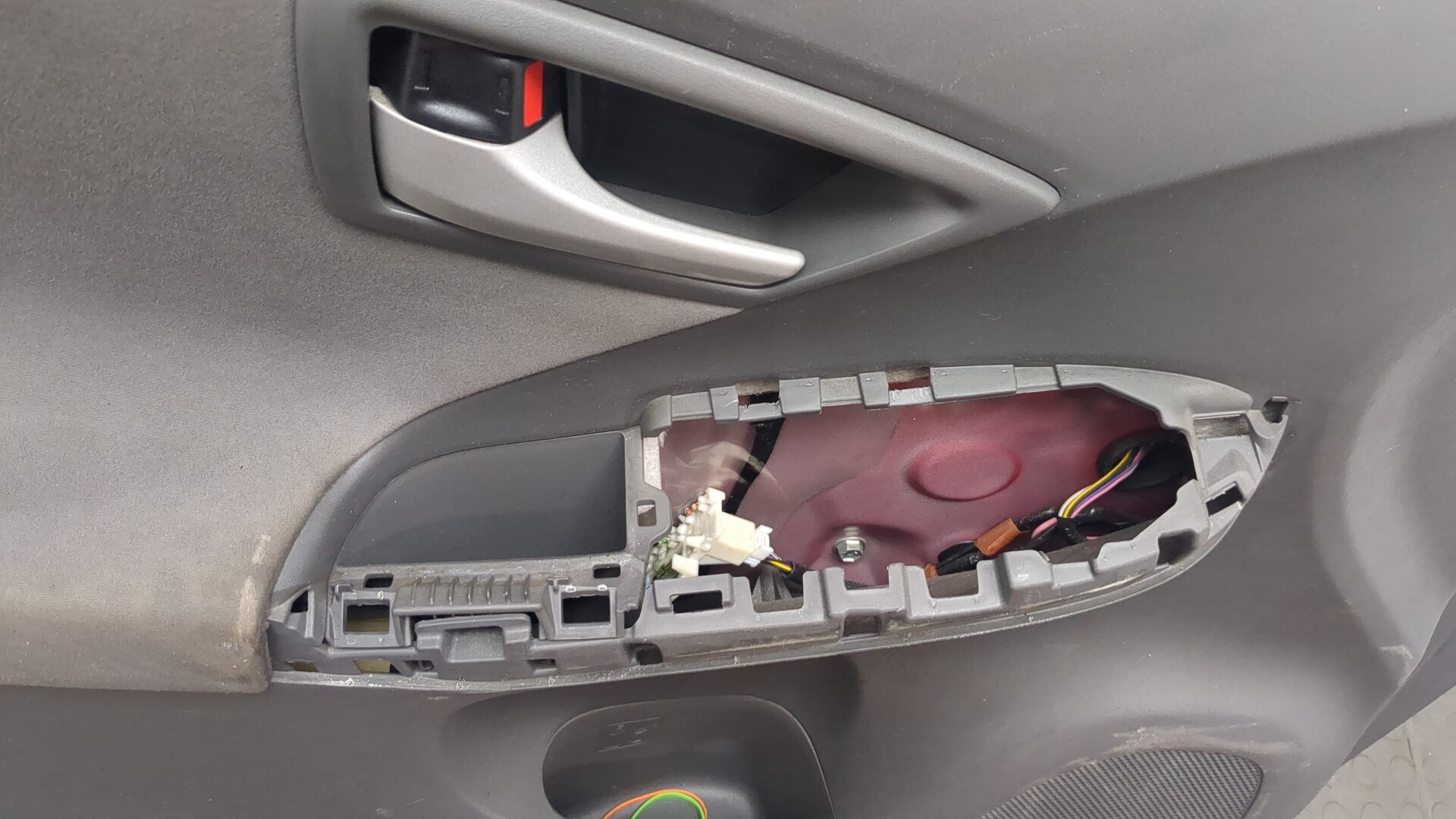 Дверь передняя левая