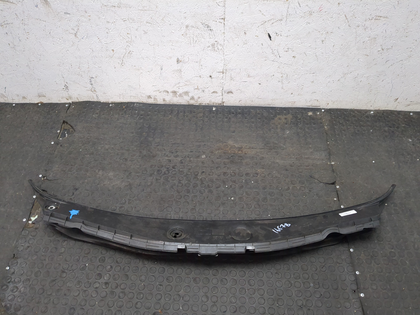 Решетка стеклоочистителей (Жабо)