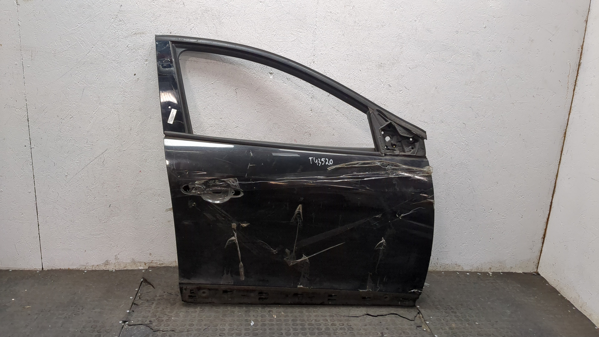Дверь передняя правая