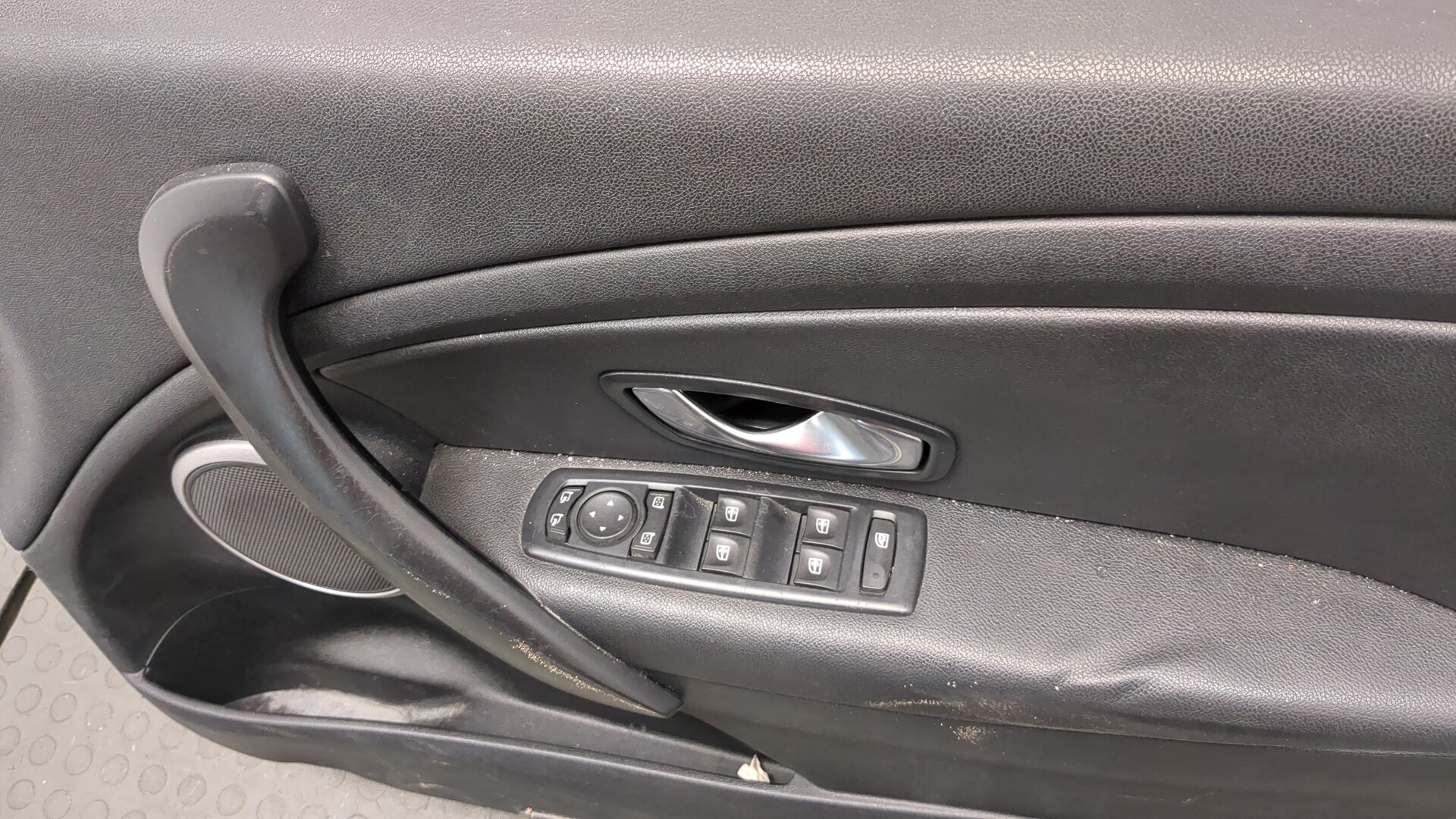 Дверь передняя правая