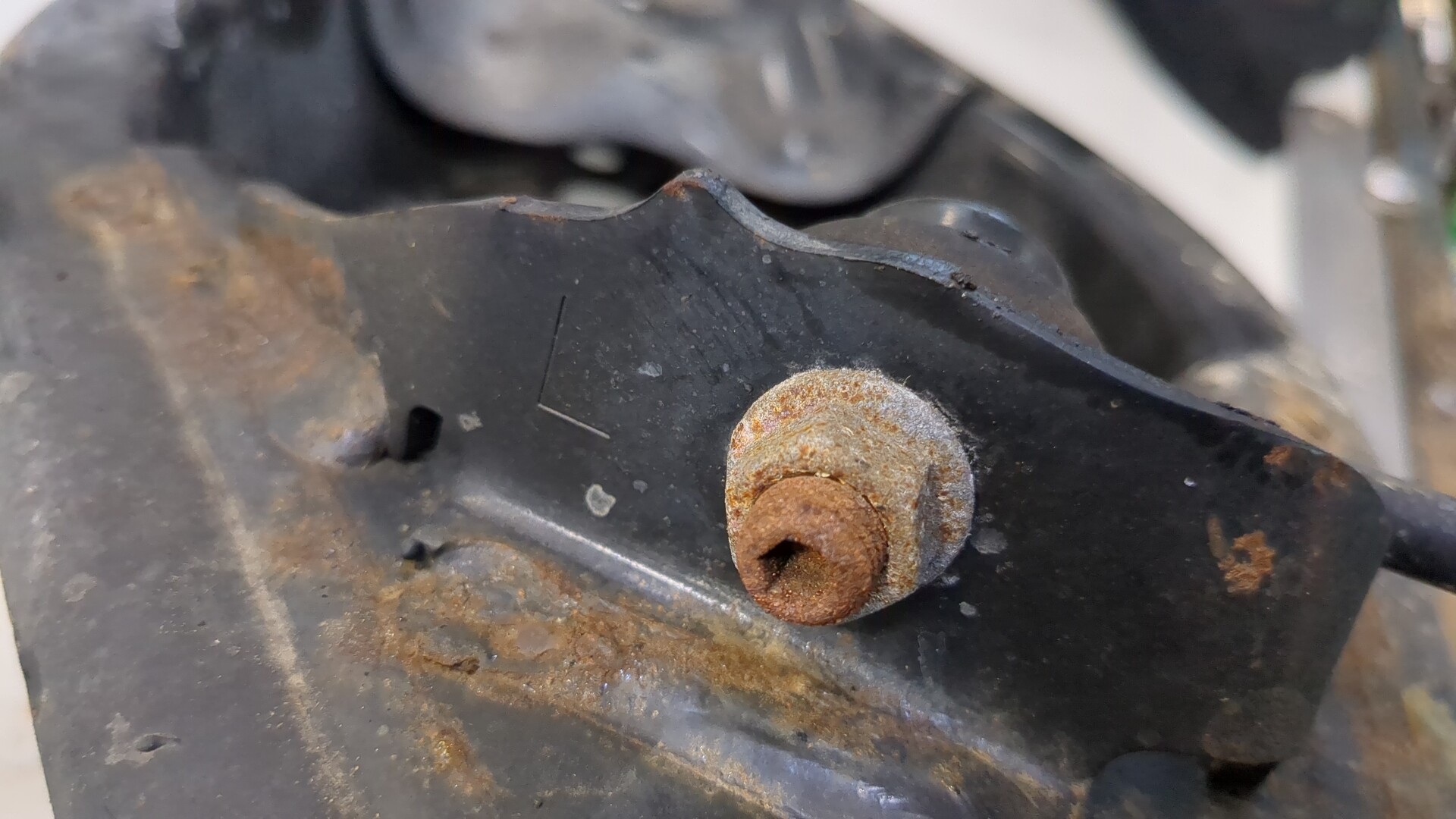 Рычаг задний левый