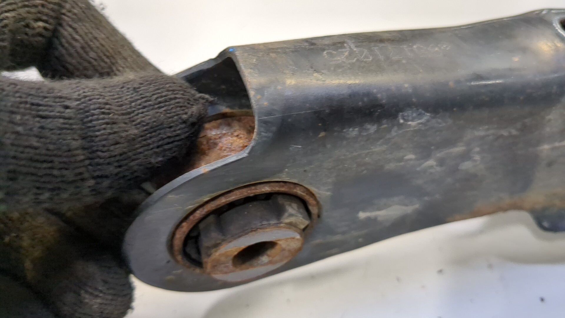 Рычаг задний правый