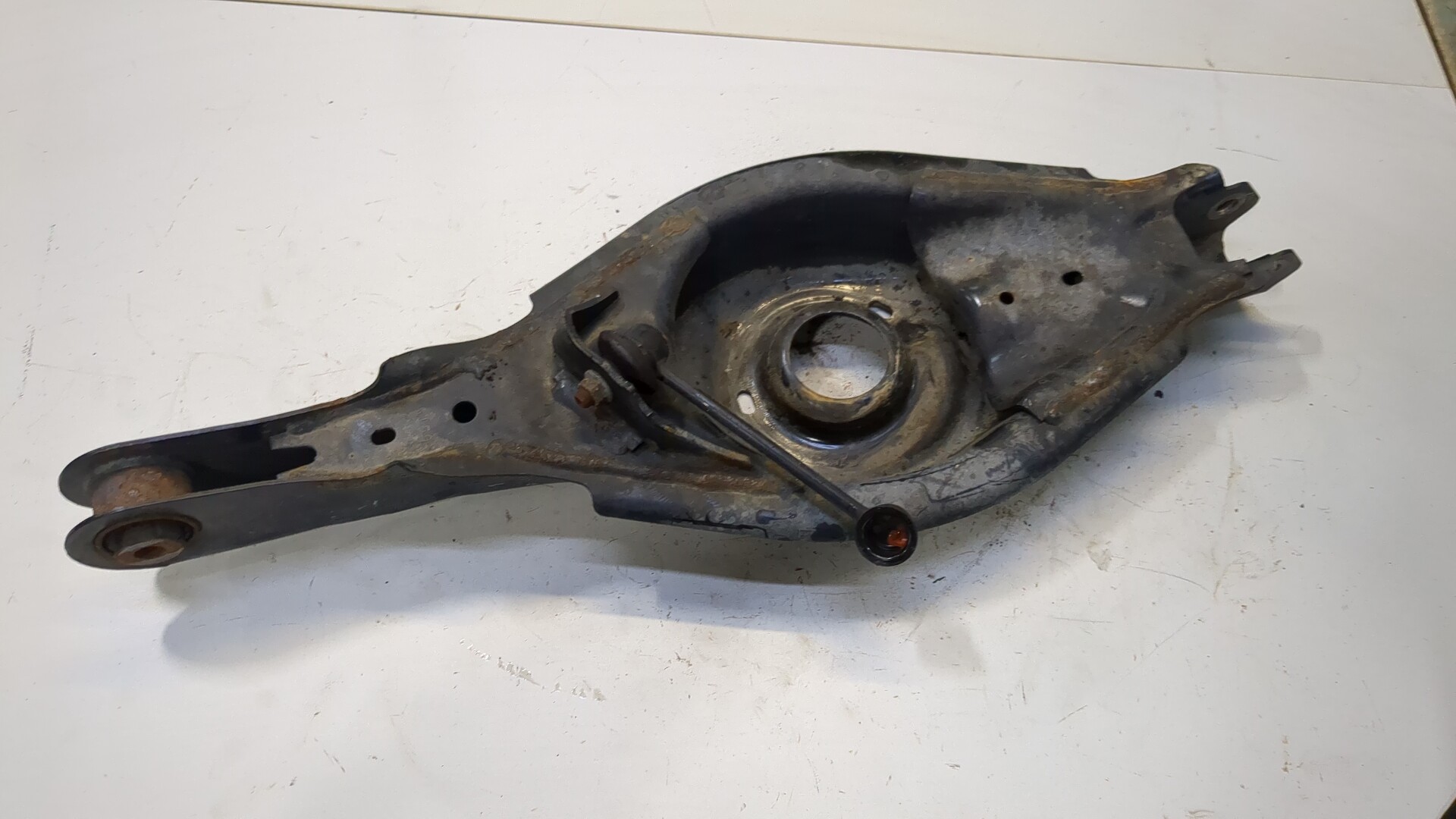 Рычаг задний правый