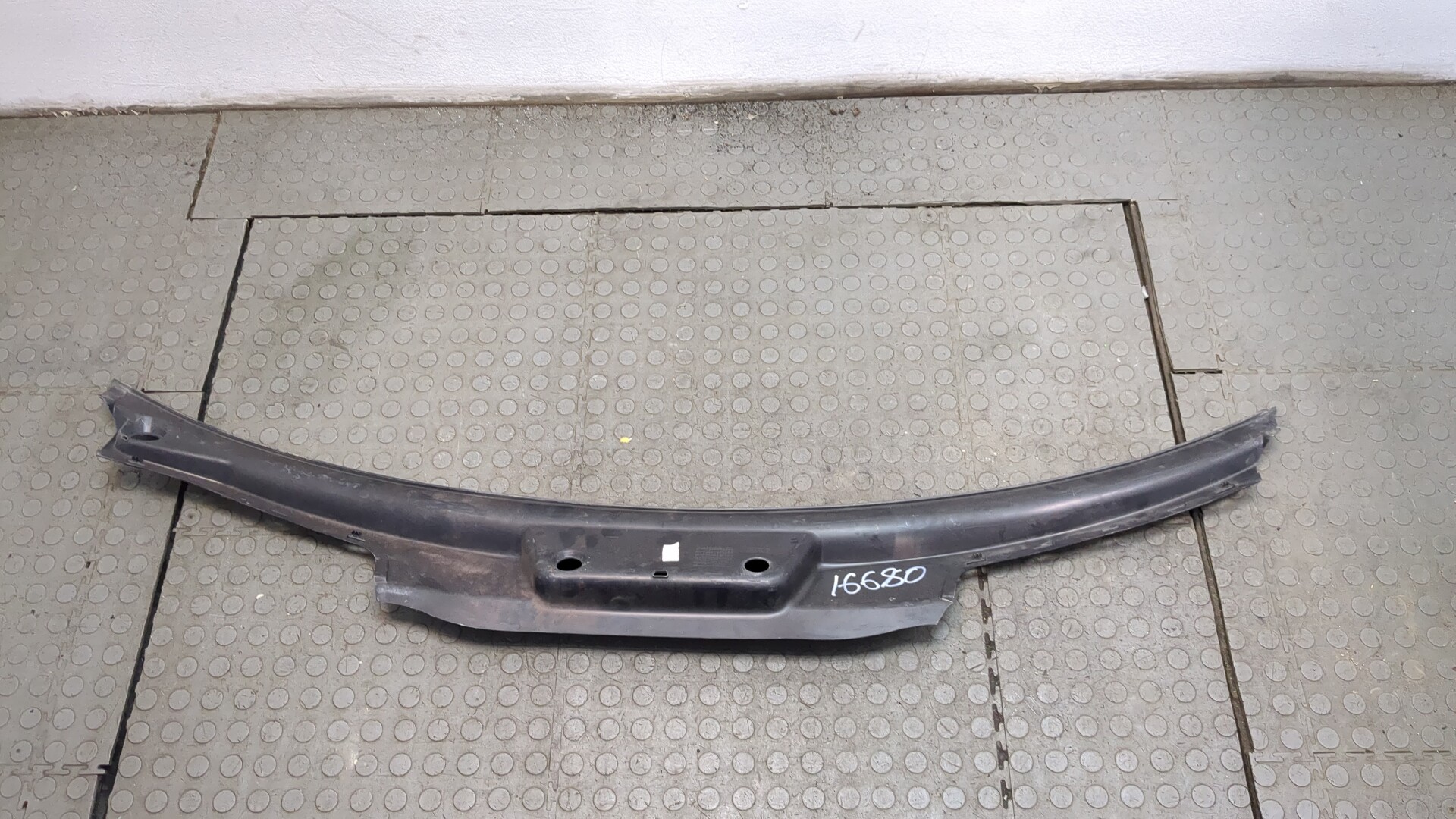 Решетка стеклоочистителей (Жабо)