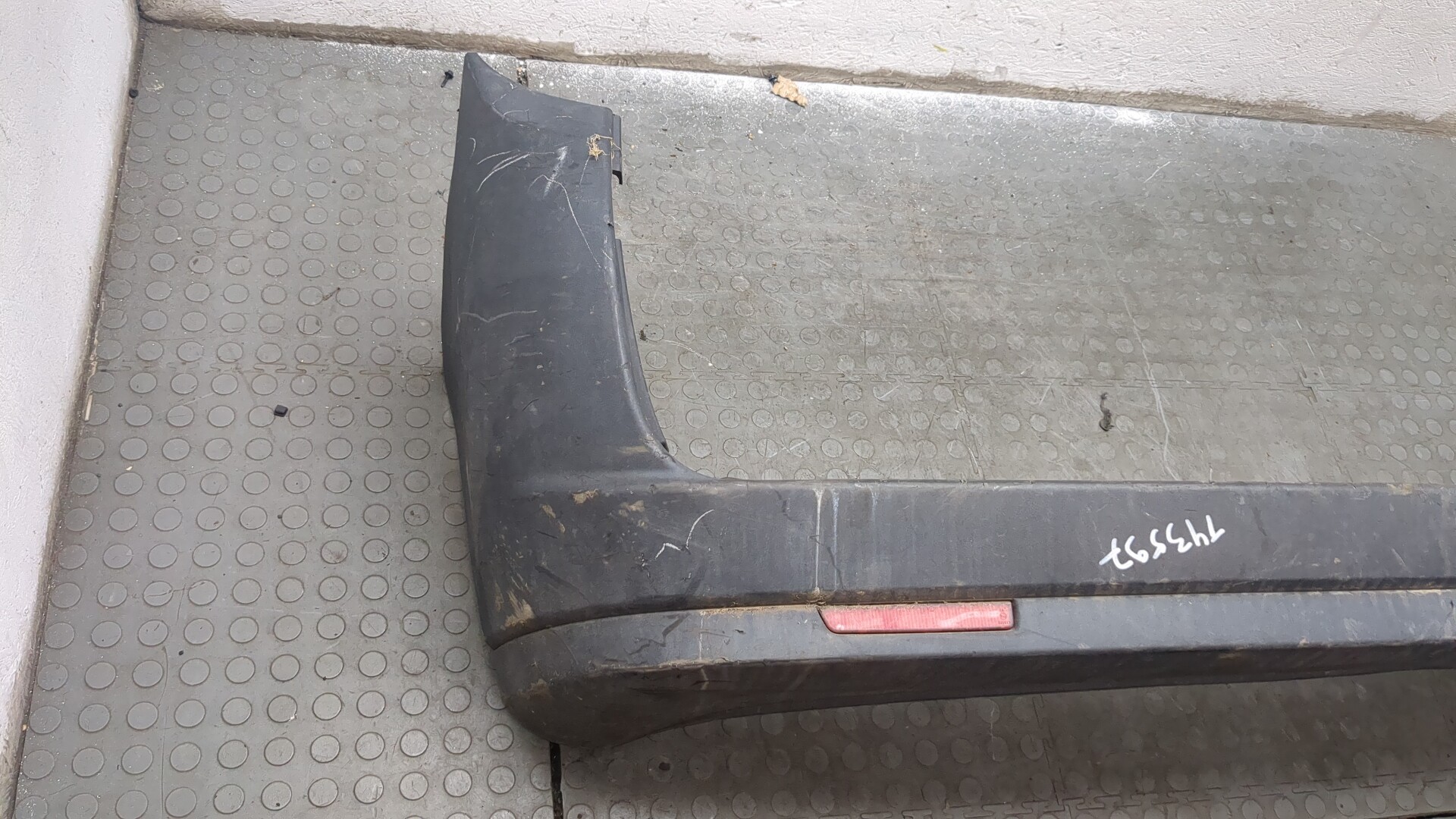 Бампер задний