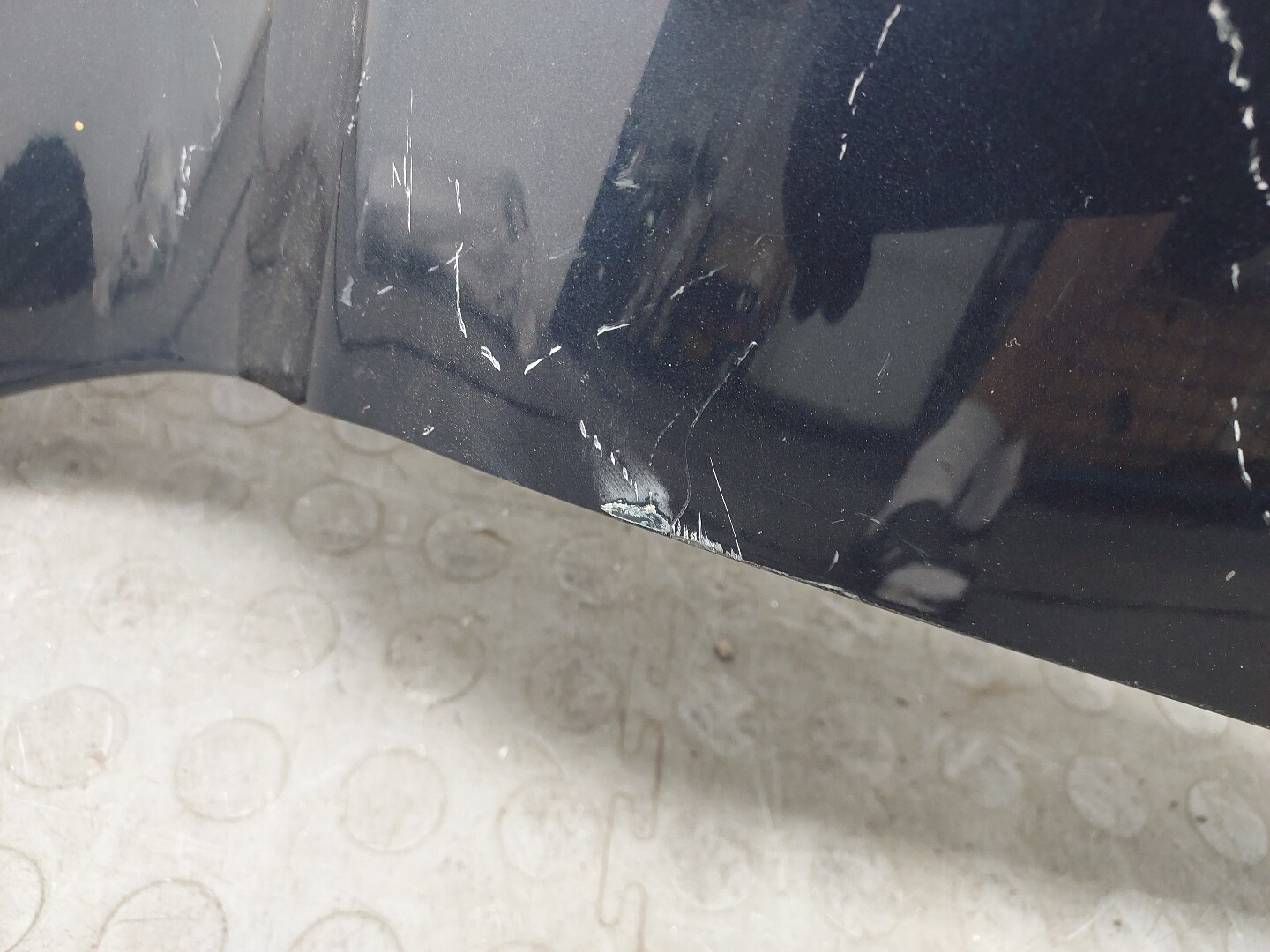 Крыло переднее правое