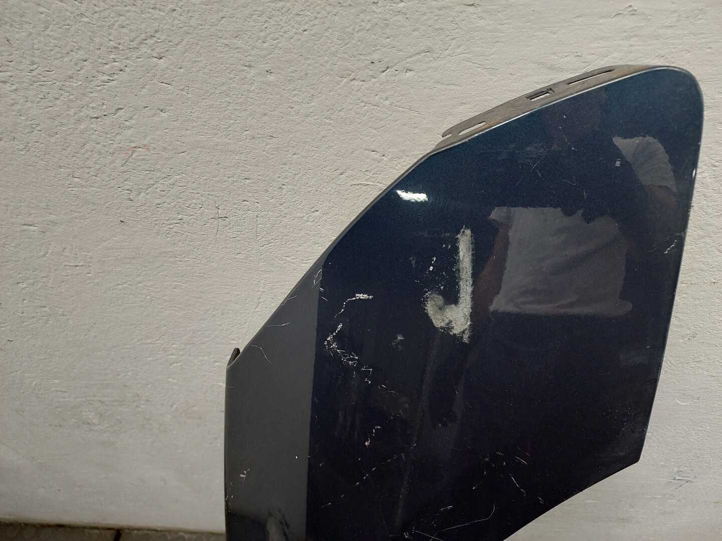 Крыло переднее правое