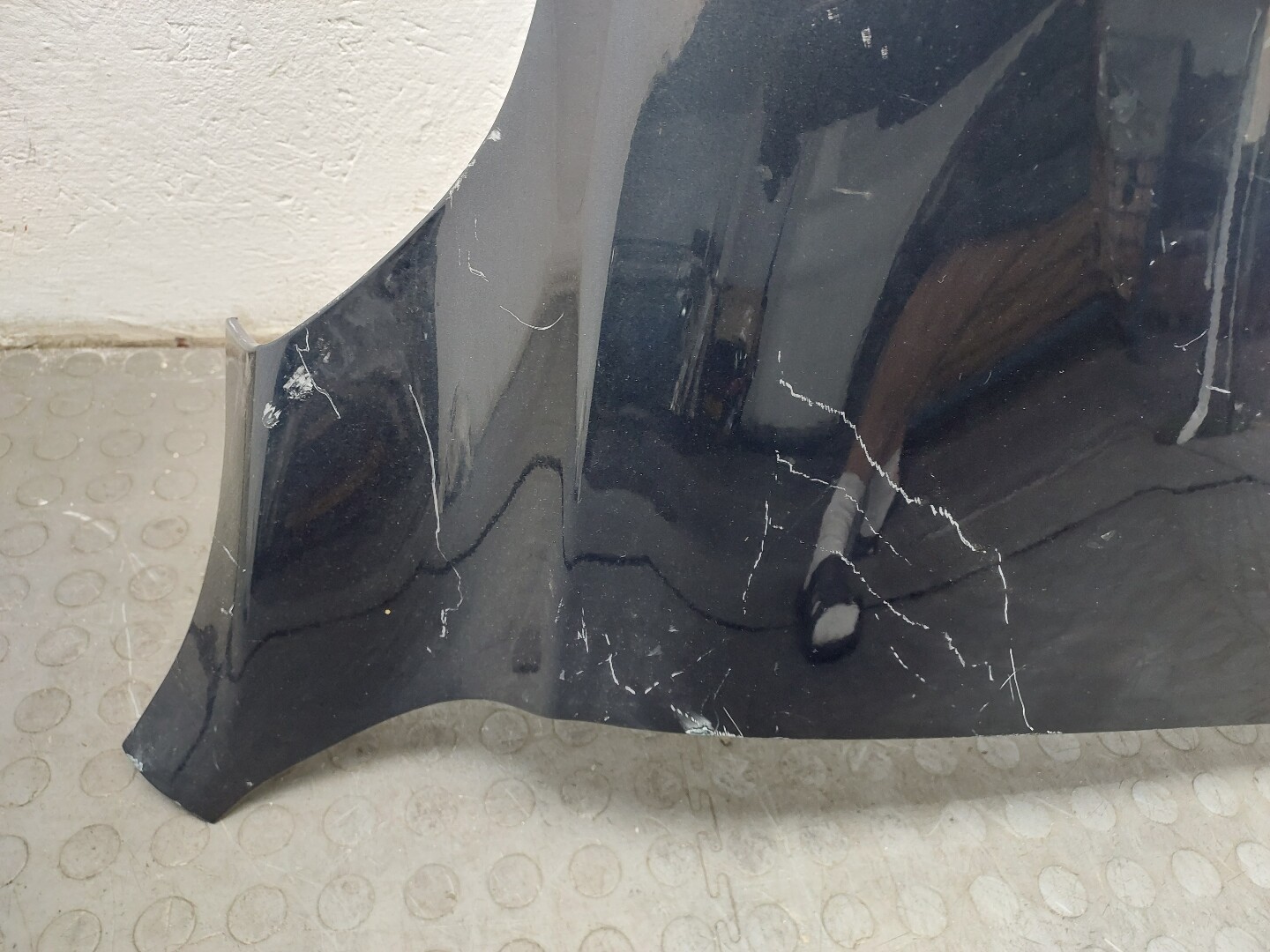 Крыло переднее правое