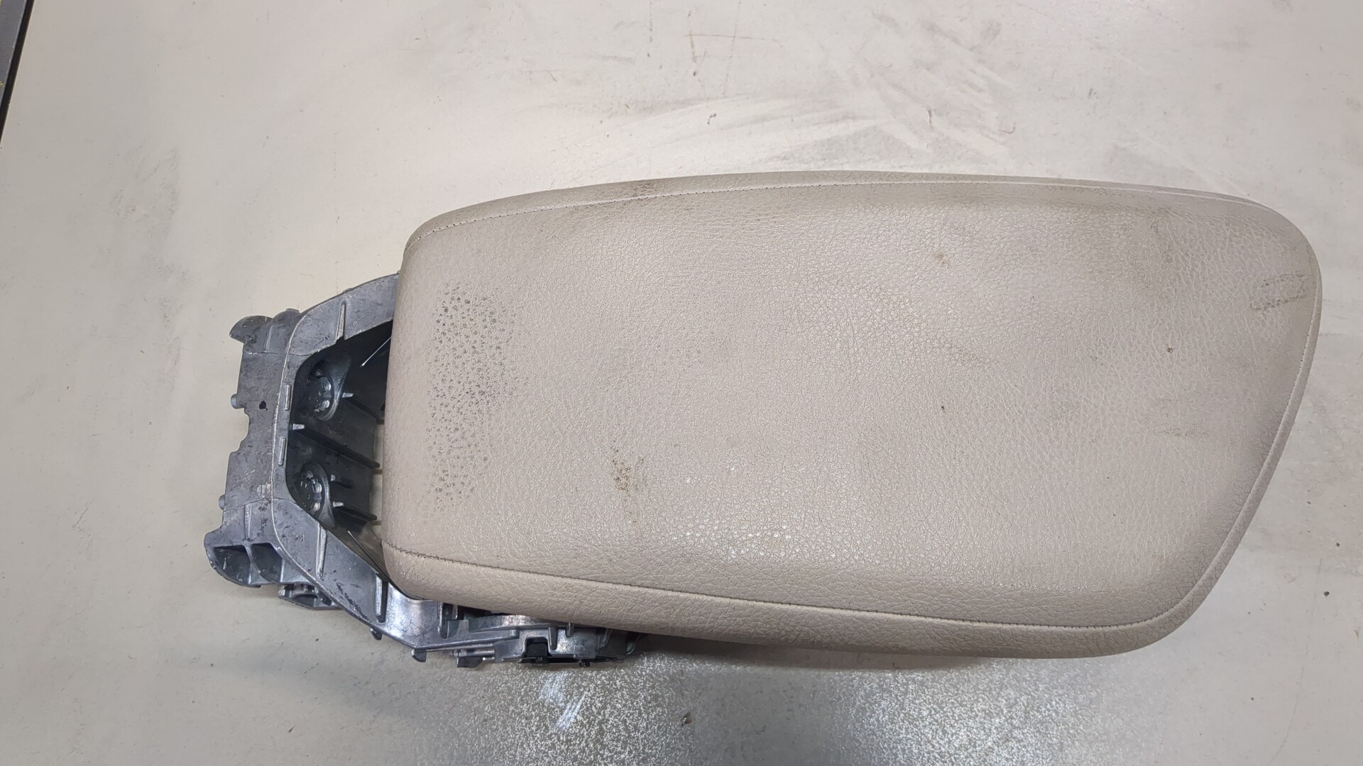 Подлокотник