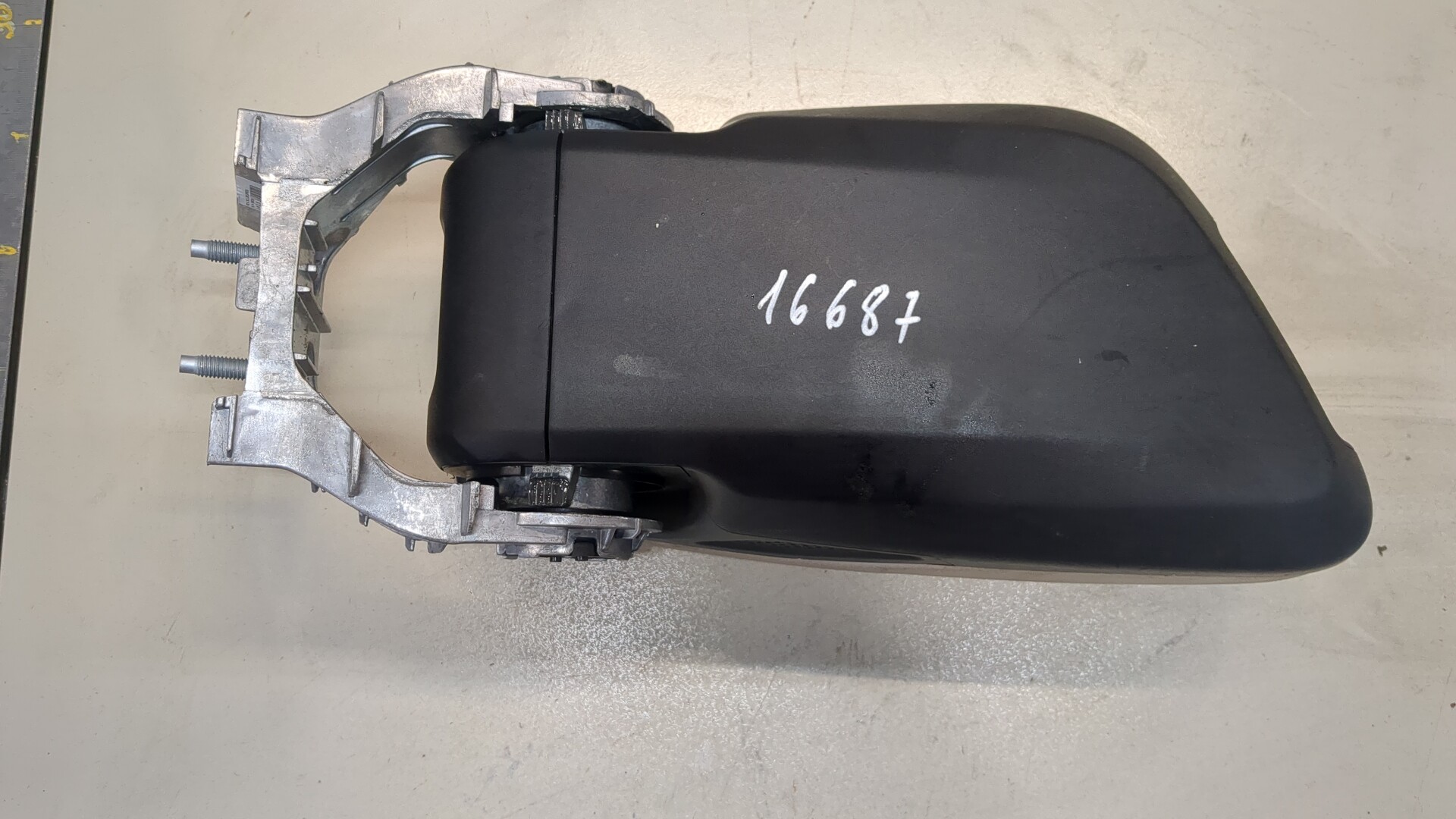 Подлокотник