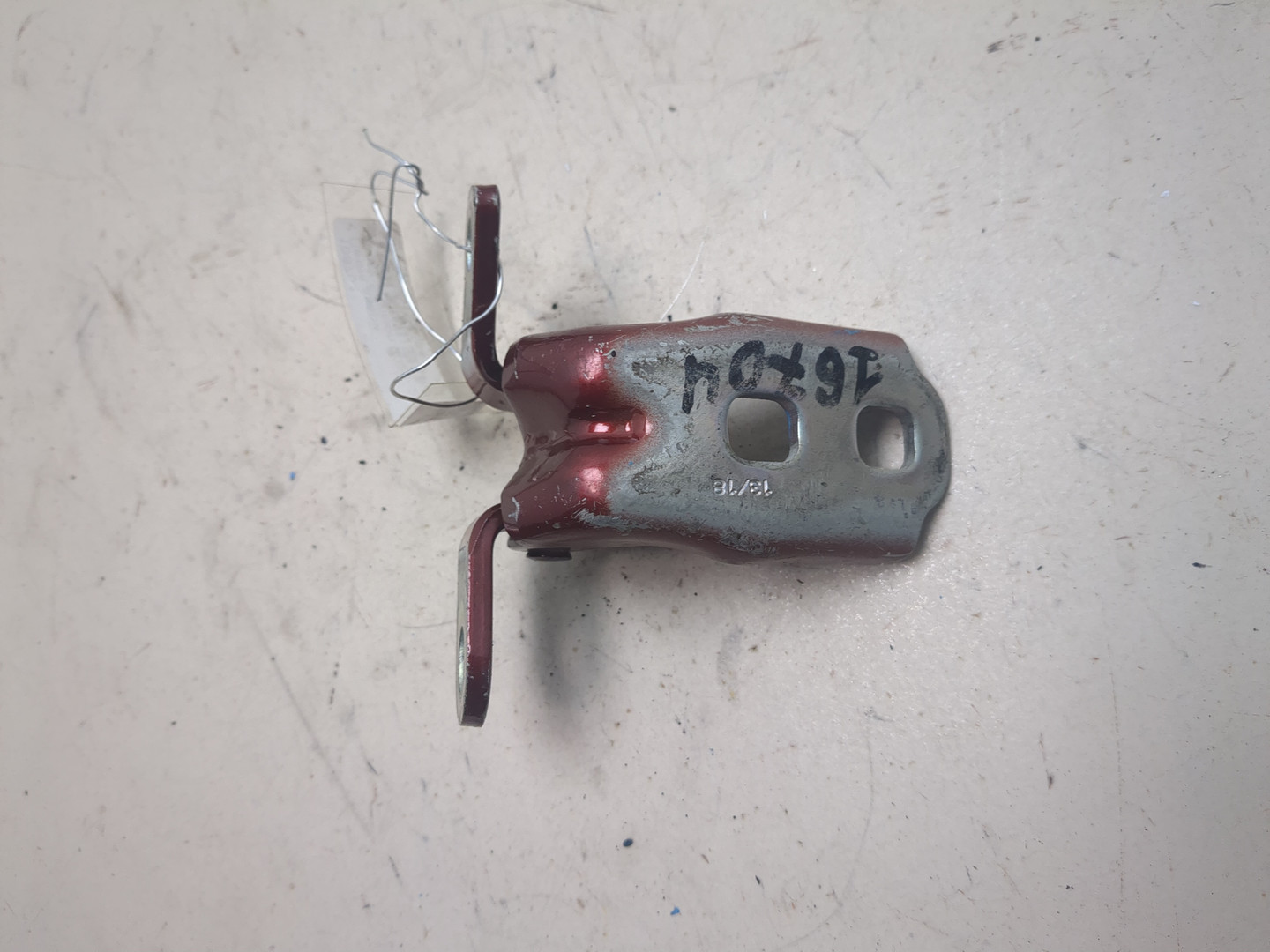 Петля двери