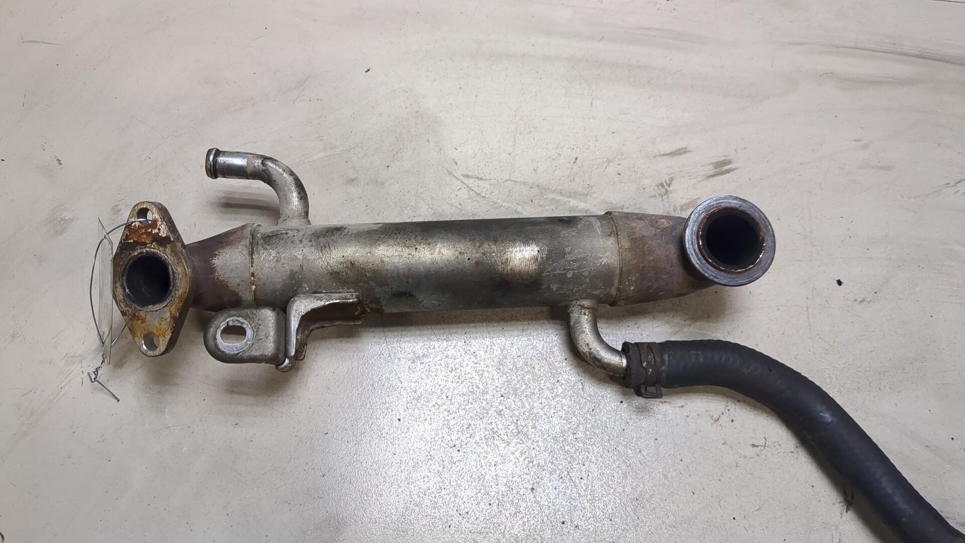 Тройник вентиляции картерных газов