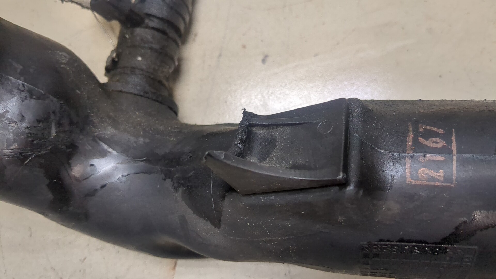 Патрубок воздушного фильтра