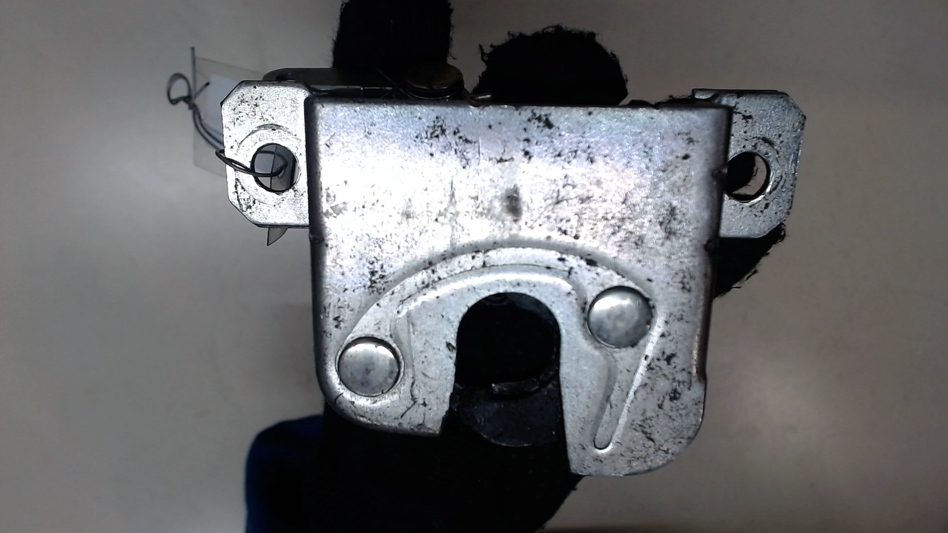 Замок багажника