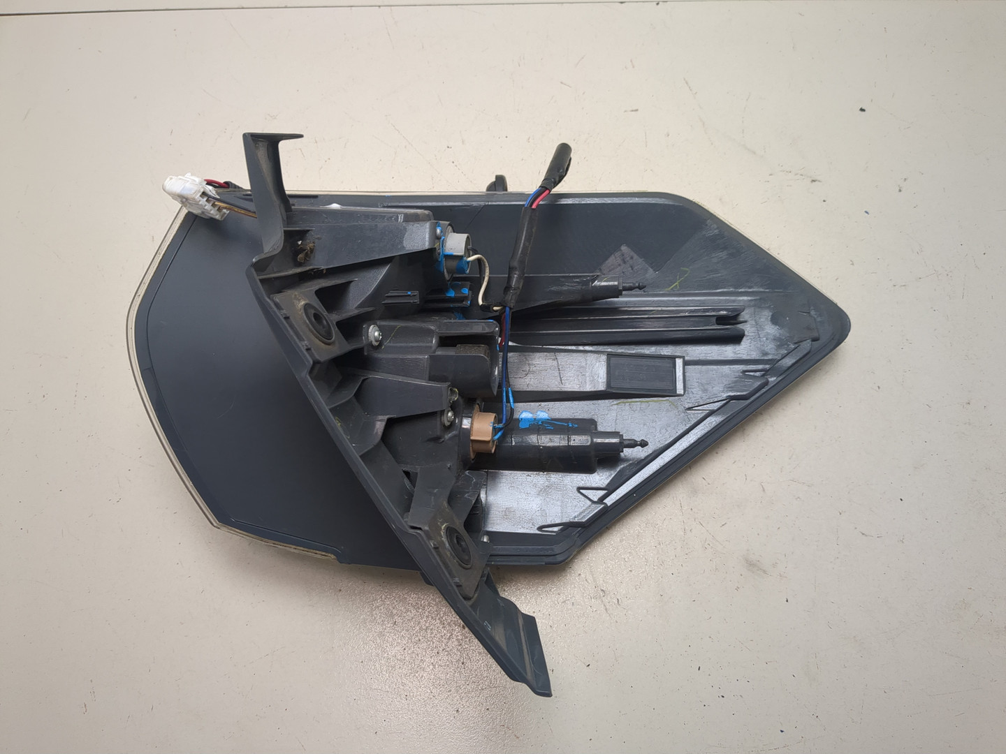 Фонарь задний правый