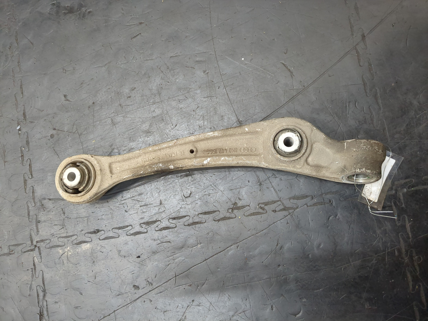 Рычаг передний правый