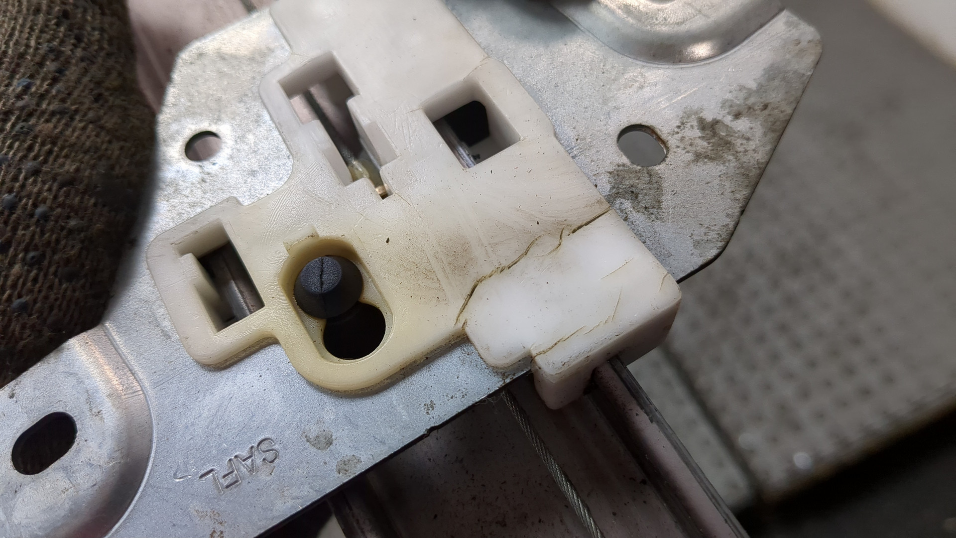 Стеклоподъемник электр. передний левый