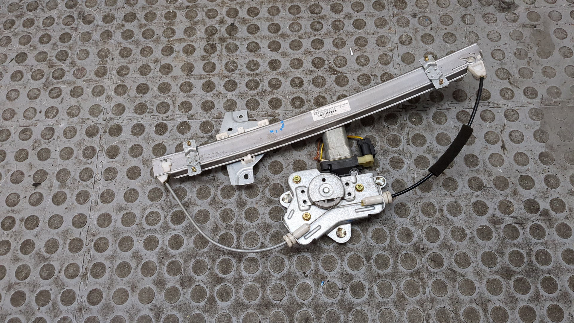 Стеклоподъемник электр. передний левый