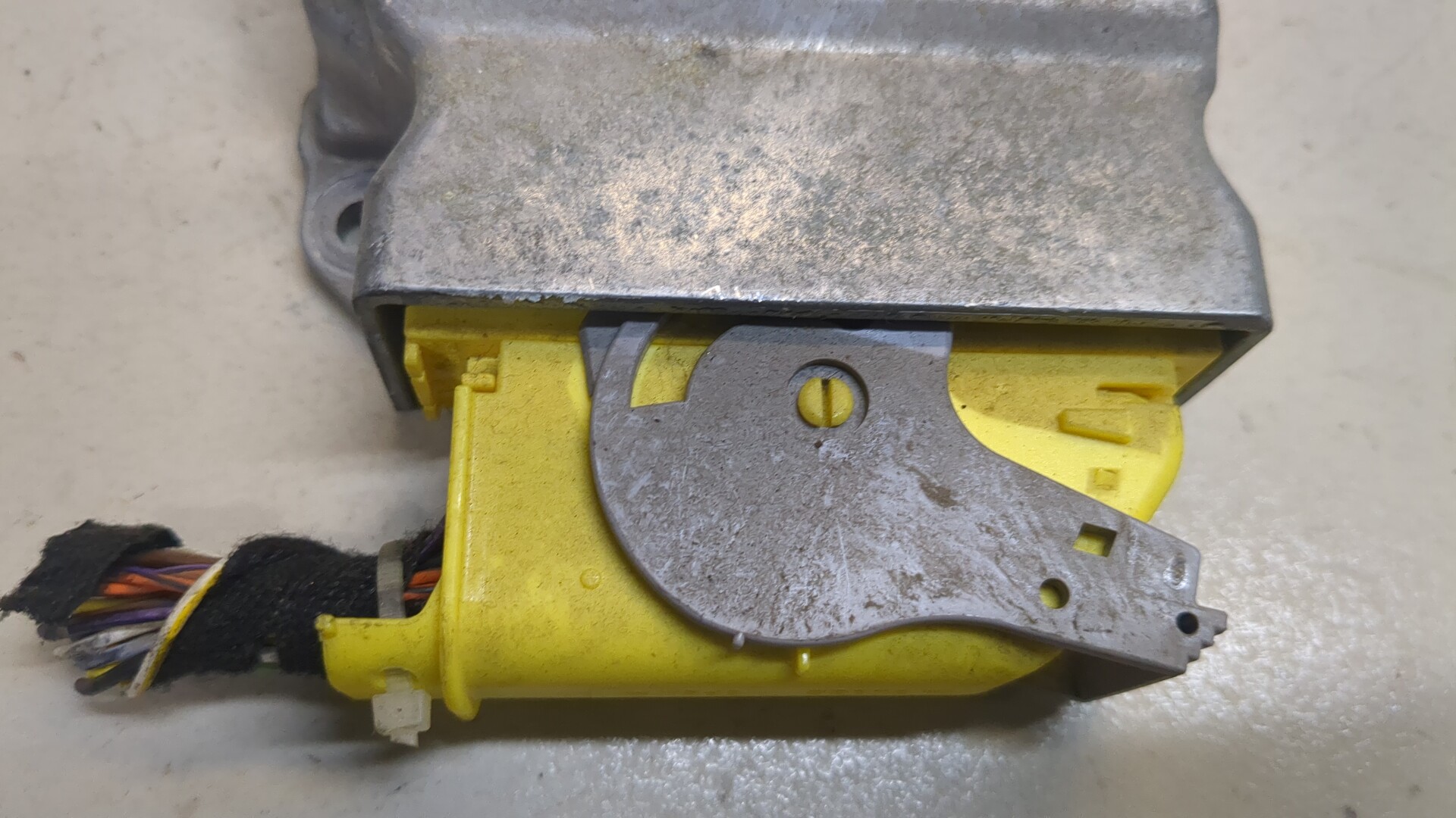 Блок управления подушек безопасности (AIR BAG)