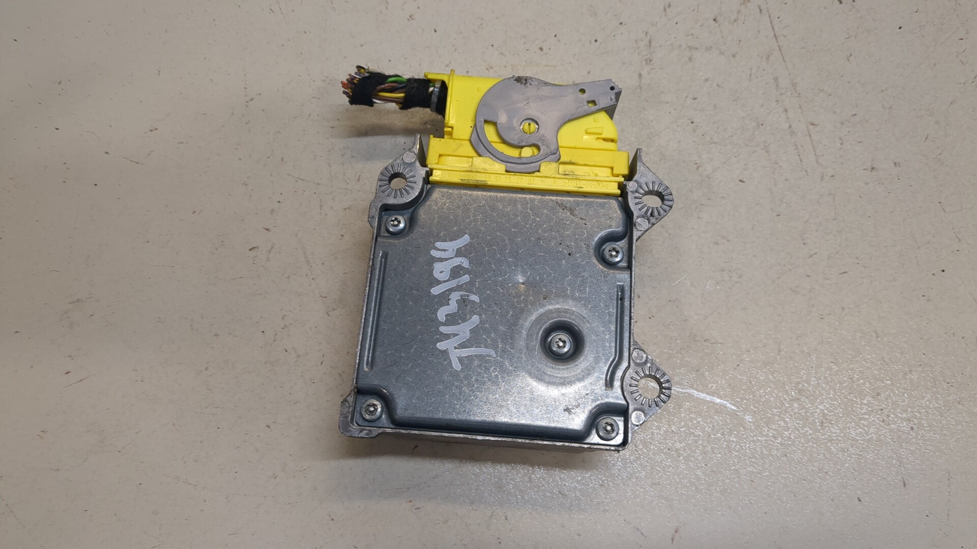 Блок управления подушек безопасности (AIR BAG)