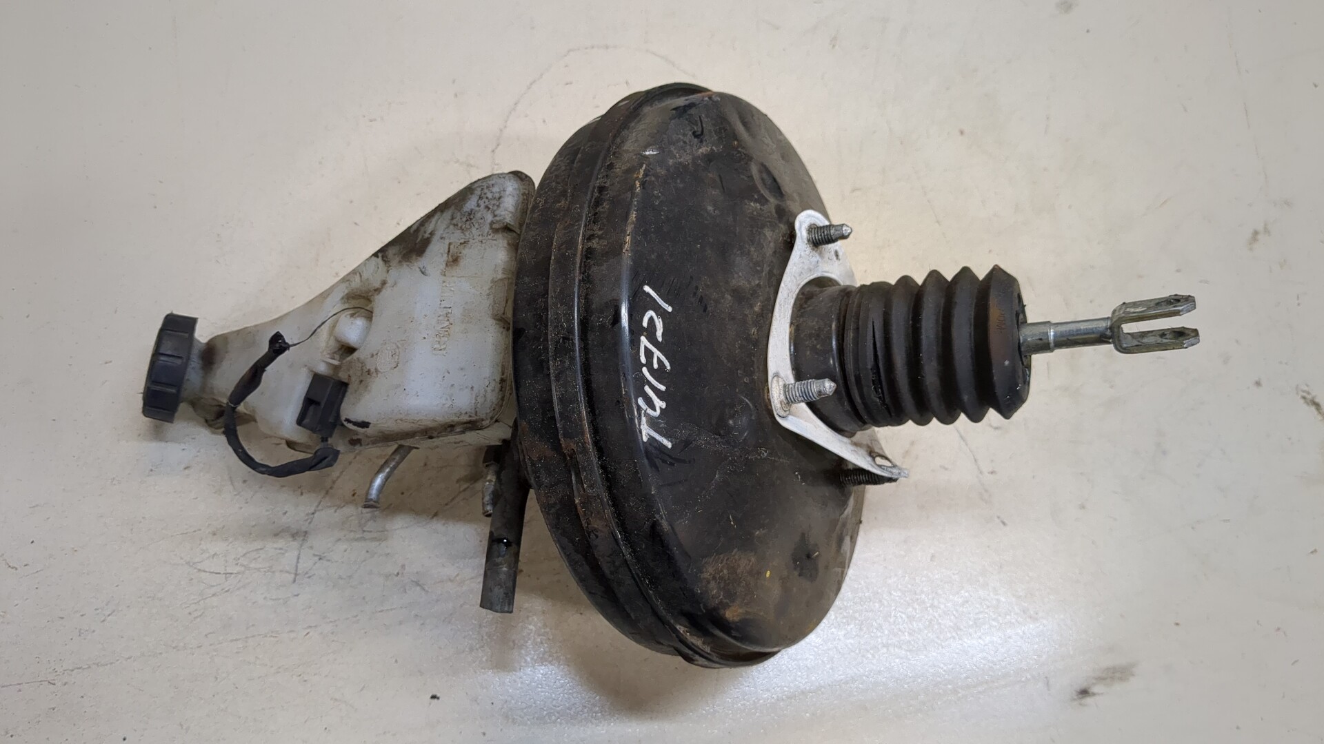 Цилиндр тормозной главный