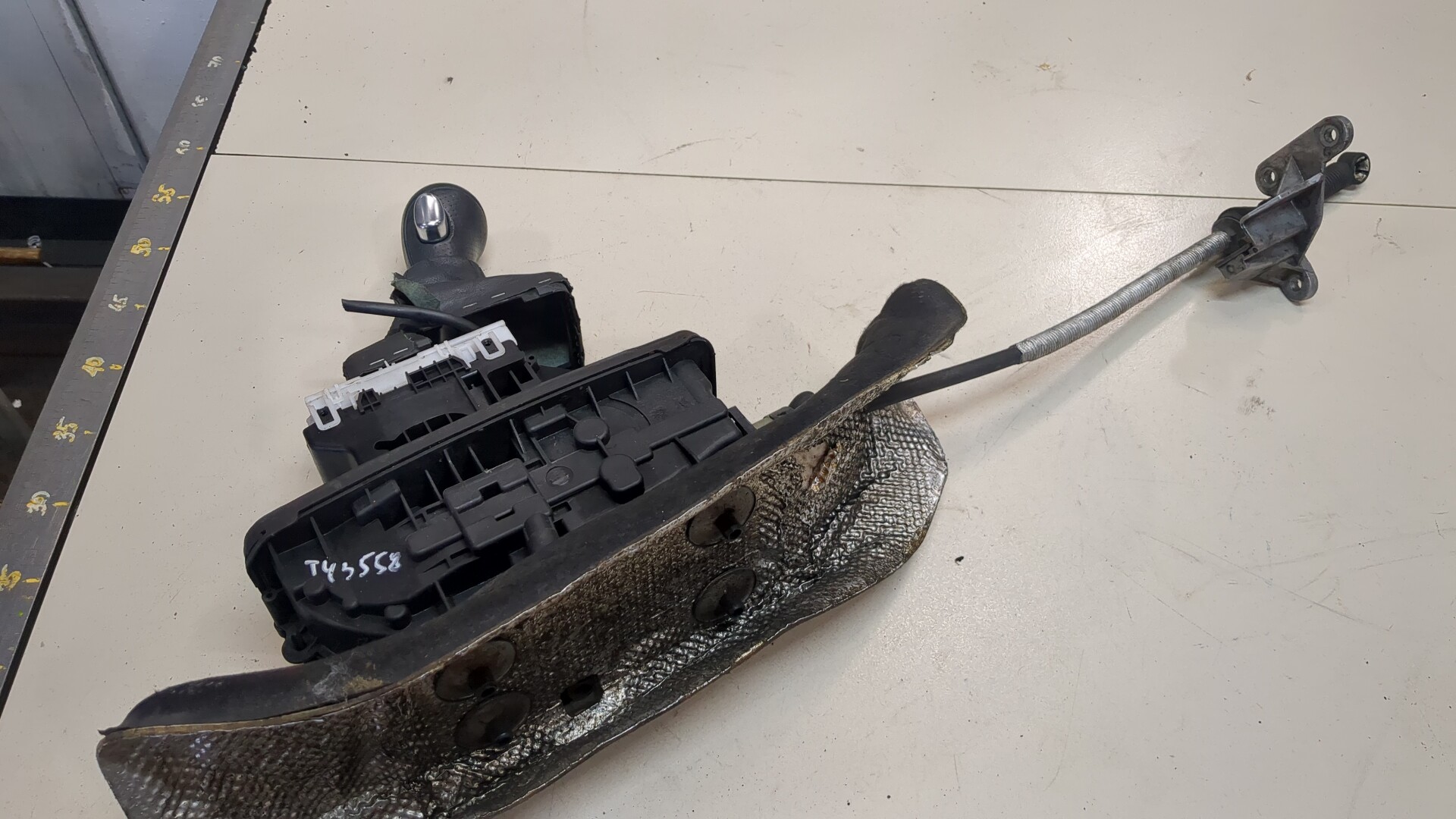 Кулиса МКПП / АКПП