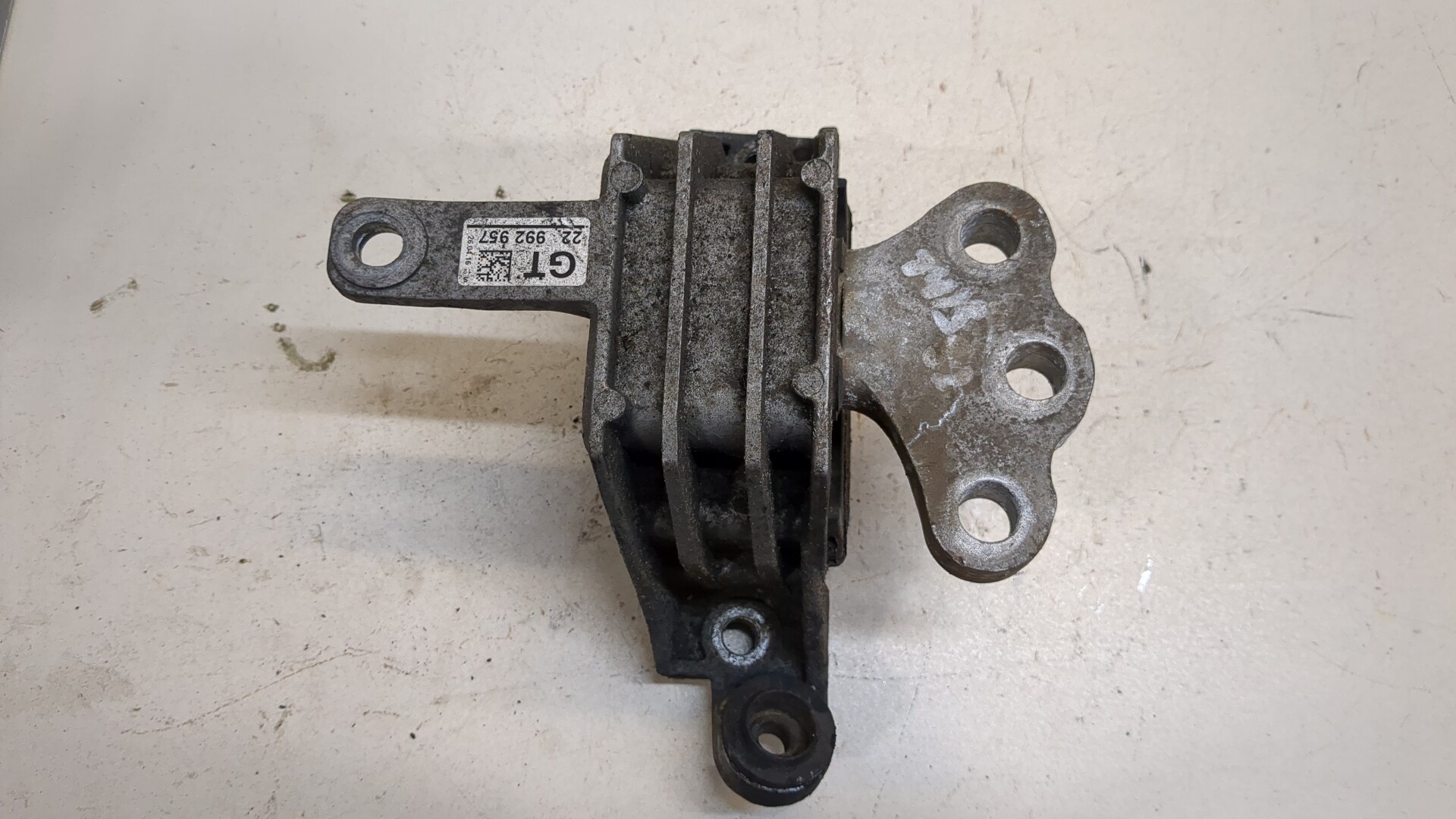 Опора двигателя