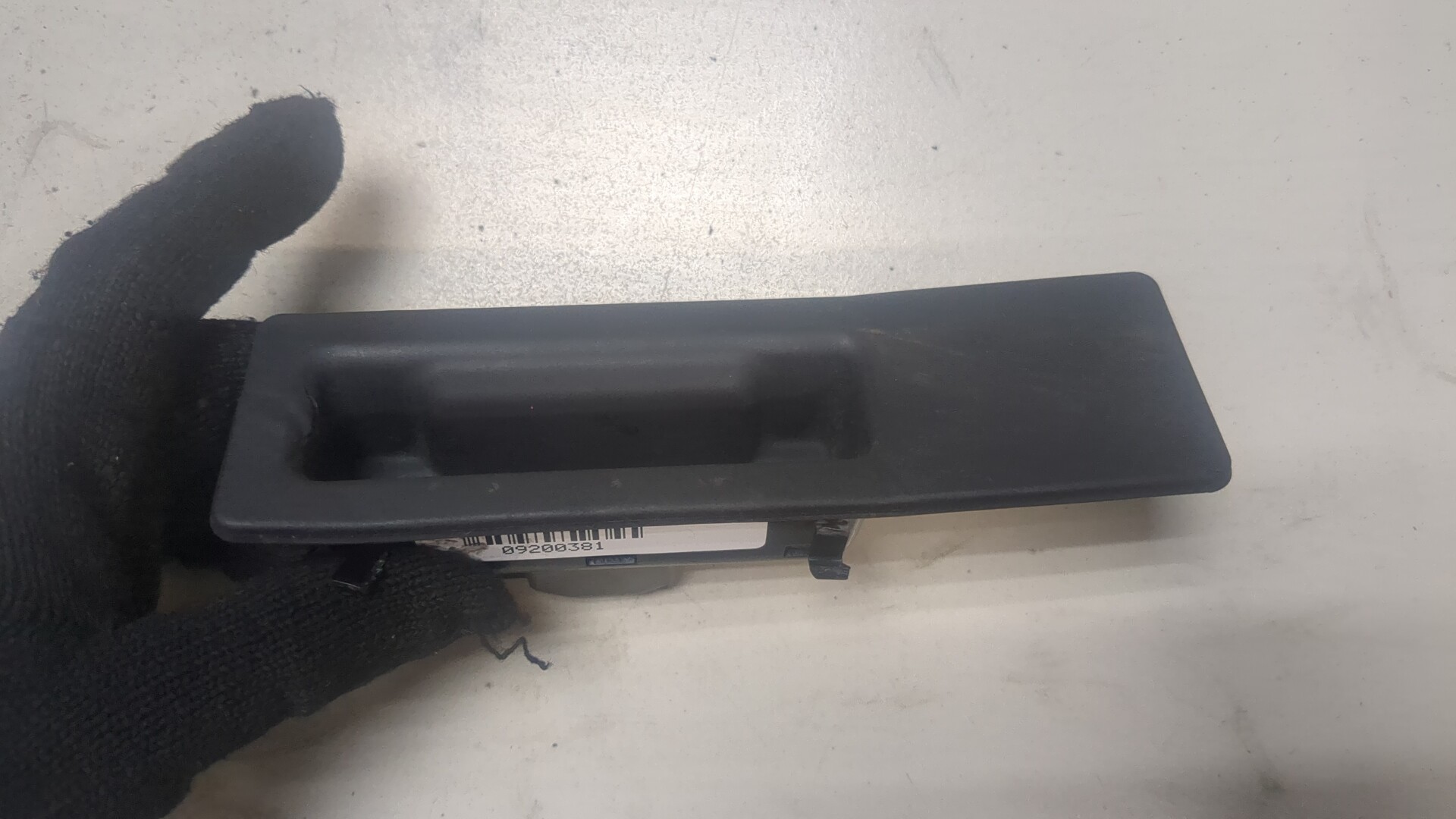 Кнопка открывания багажника