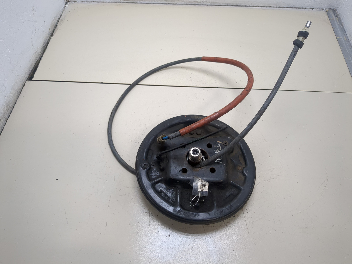 Кулак поворотный задний левый