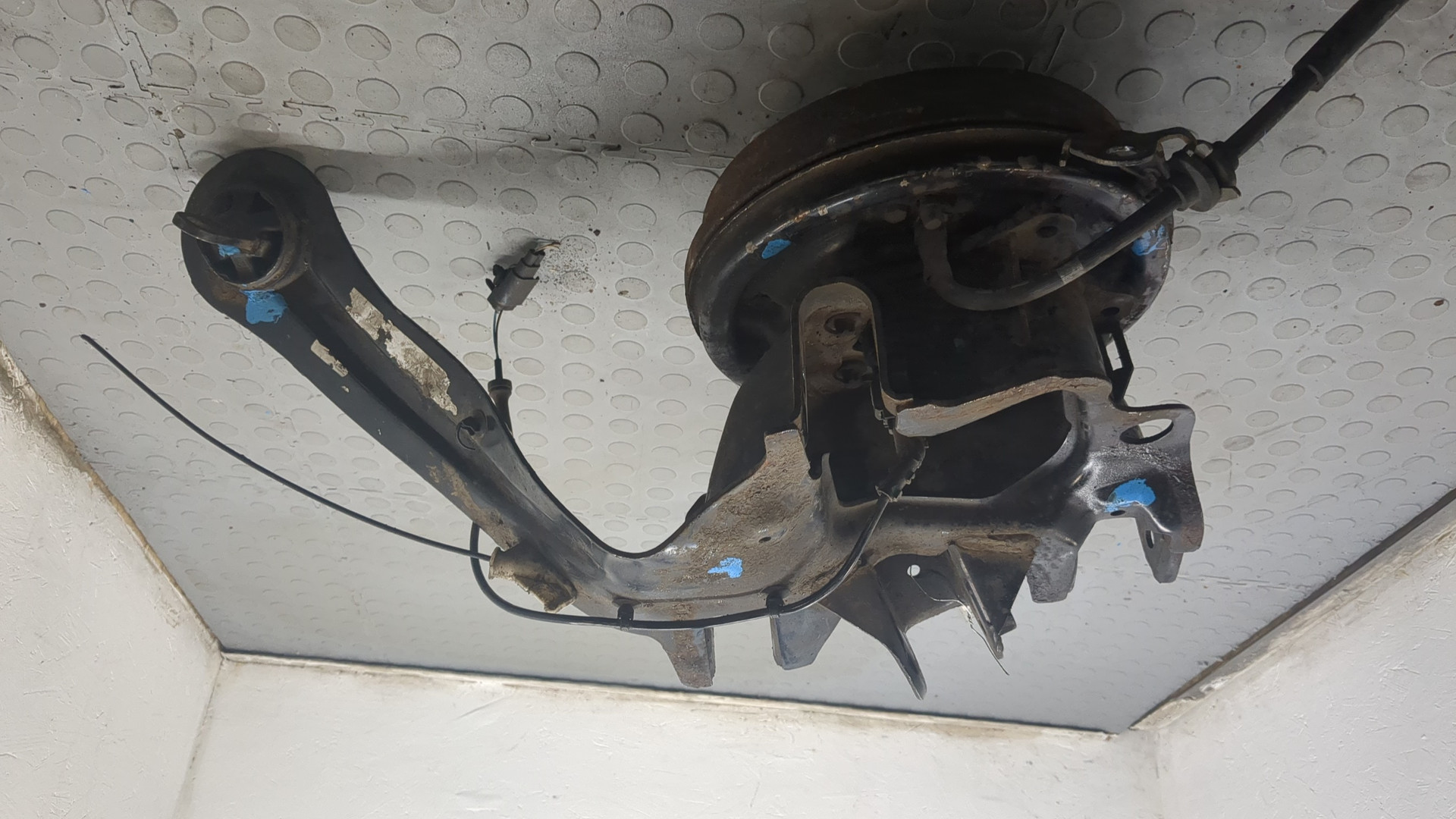 Кулак поворотный задний правый