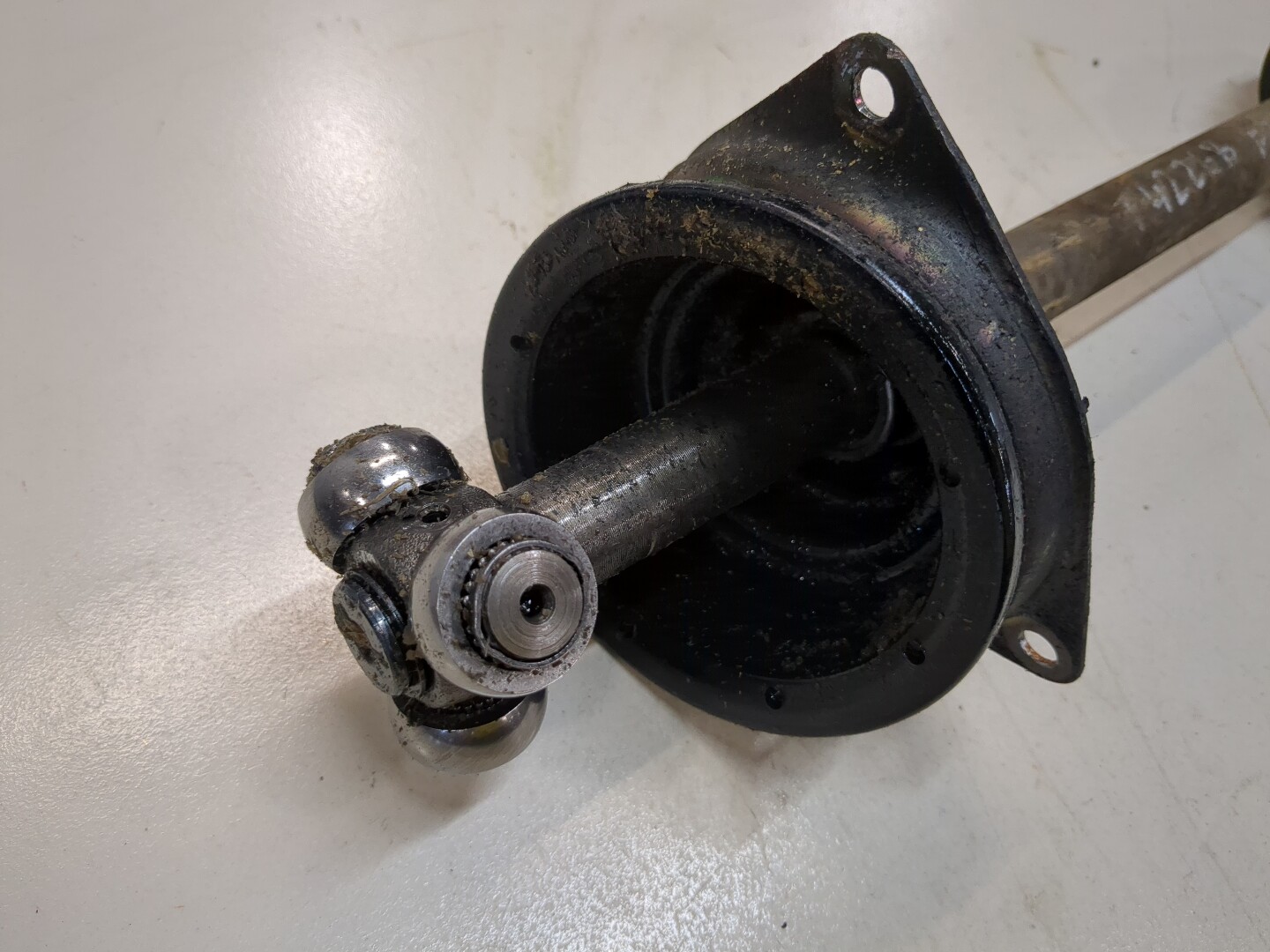 Полуось передняя левая