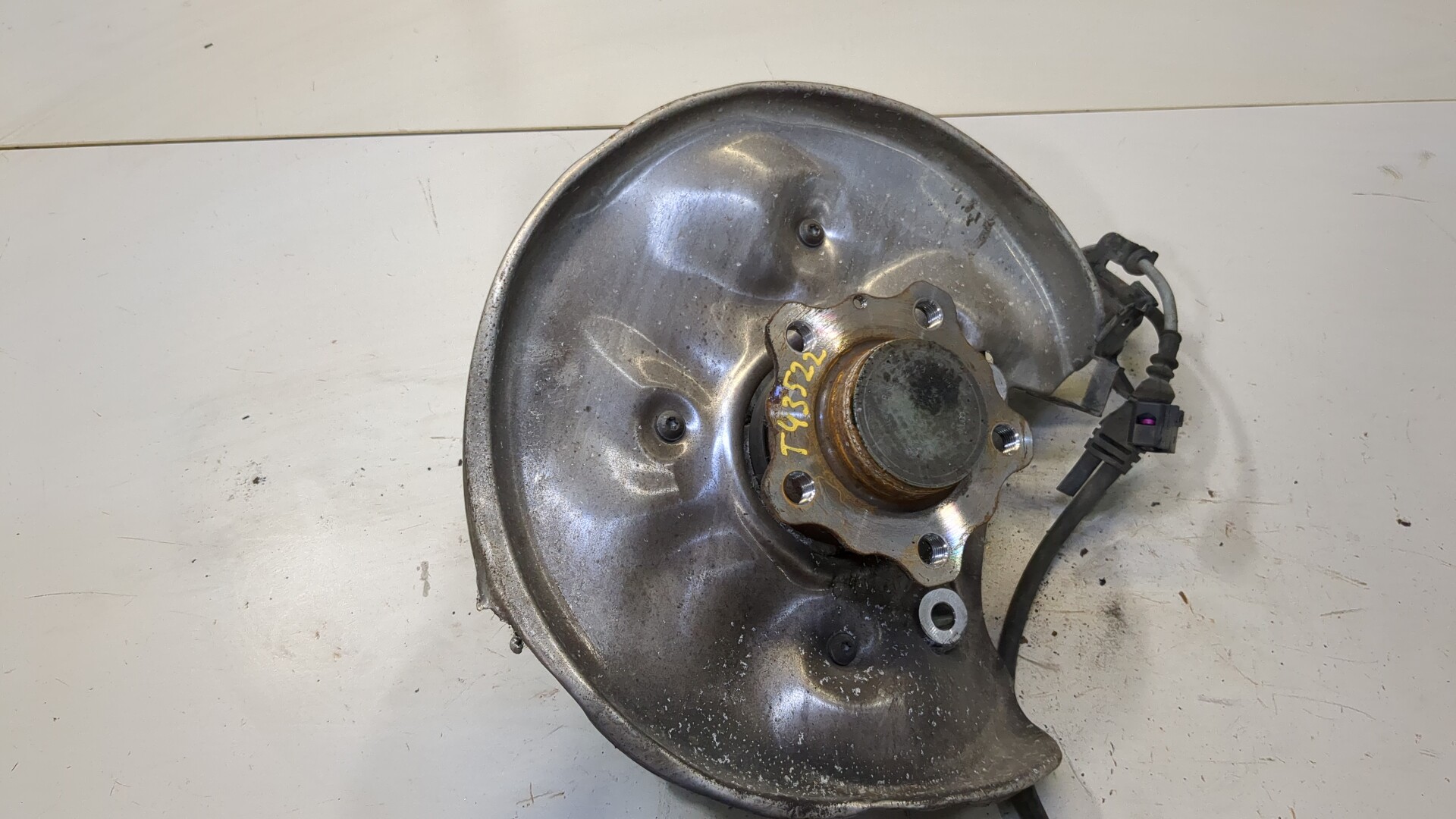 Кулак поворотный задний правый