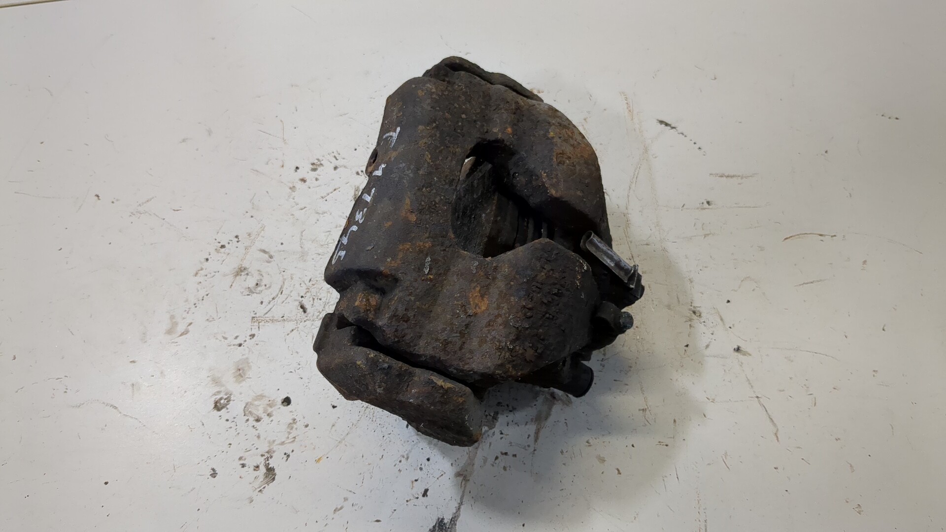 Суппорт передний левый