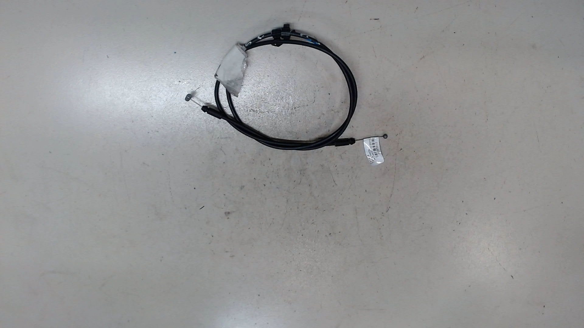 Трос открывания капота