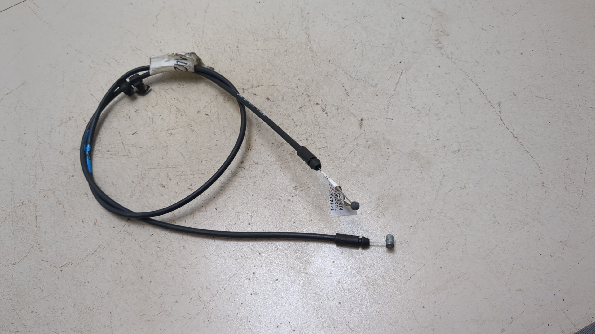 Трос открывания капота