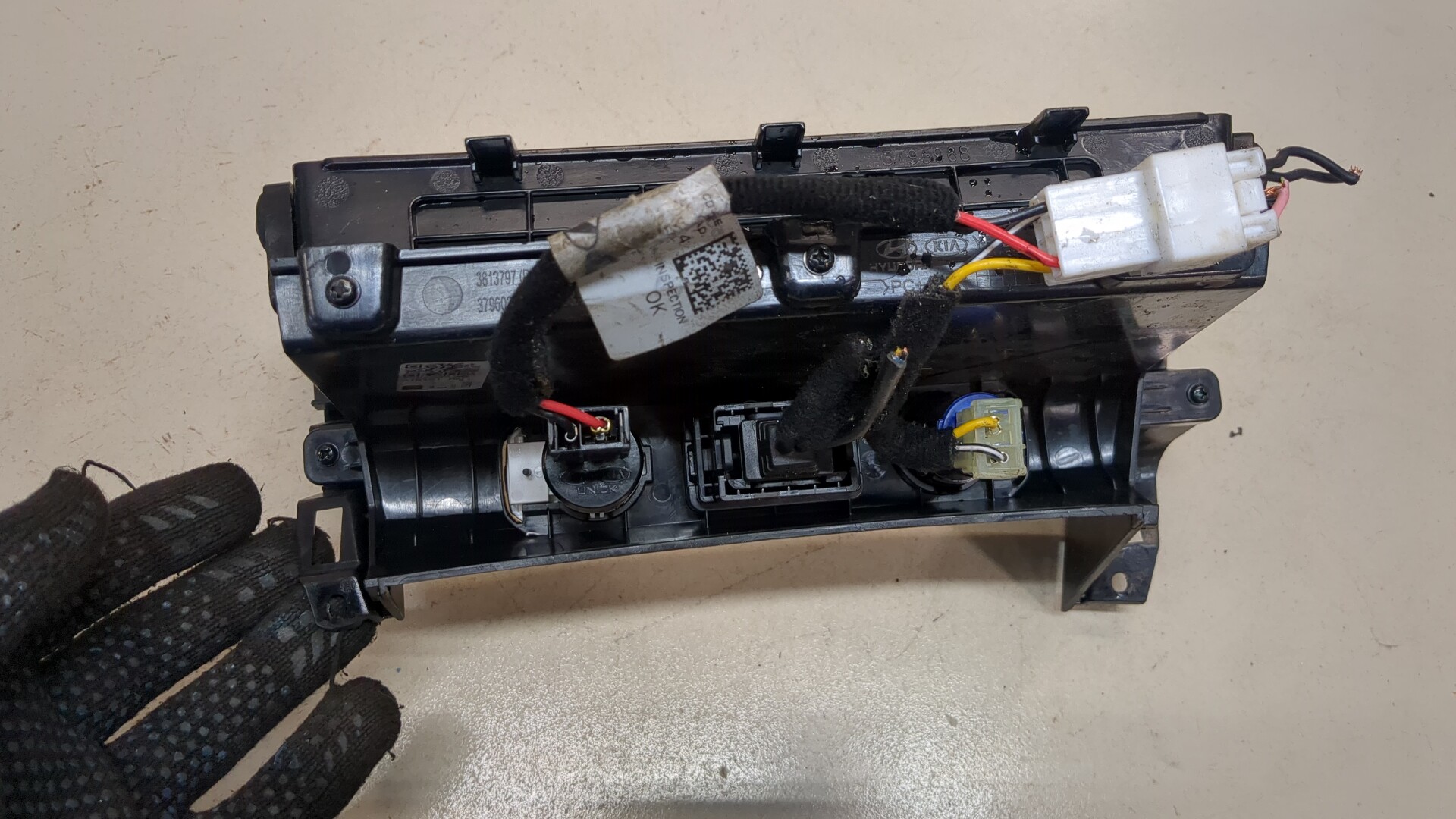 Гнездо AUX / USB IN