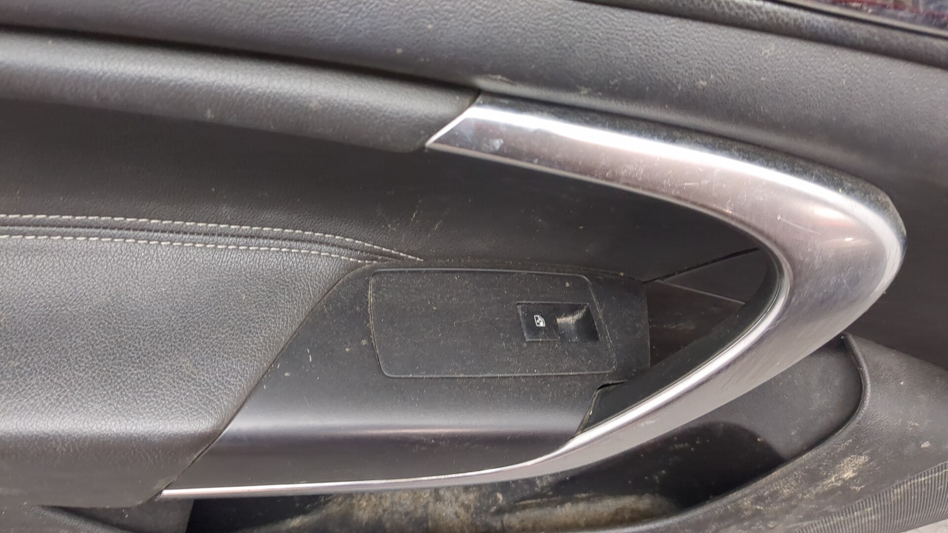 Дверь передняя левая