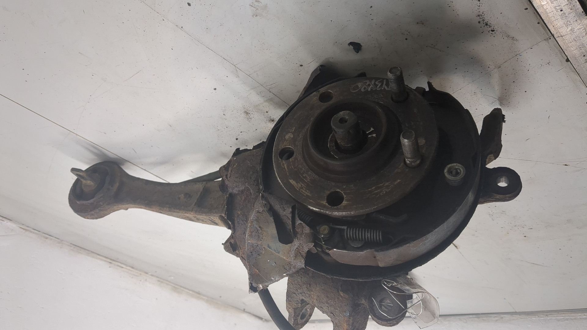 Кулак поворотный задний правый