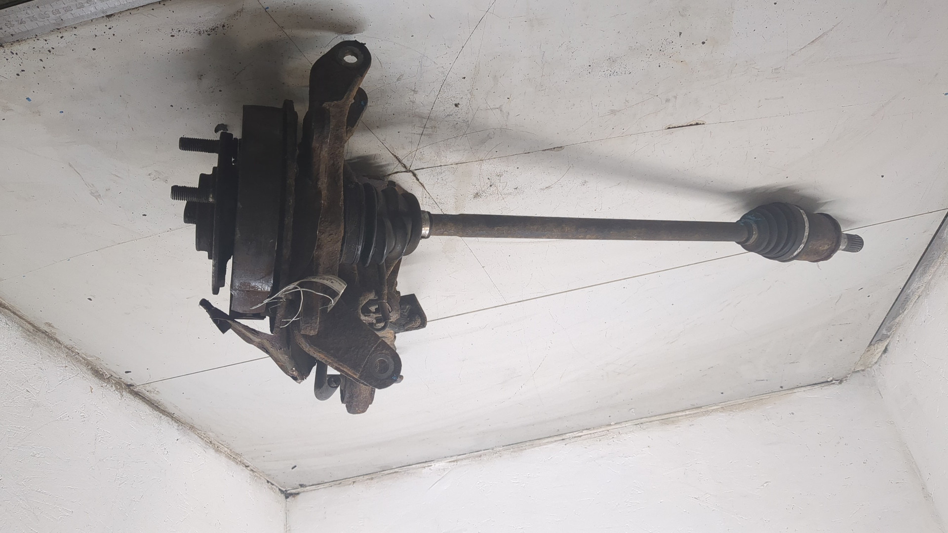 Кулак поворотный задний правый