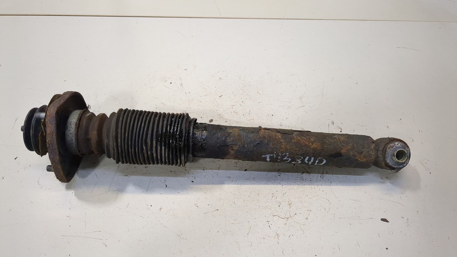 Амортизатор задний (стойка)