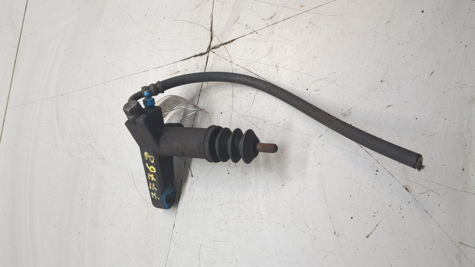 Цилиндр сцепления рабочий