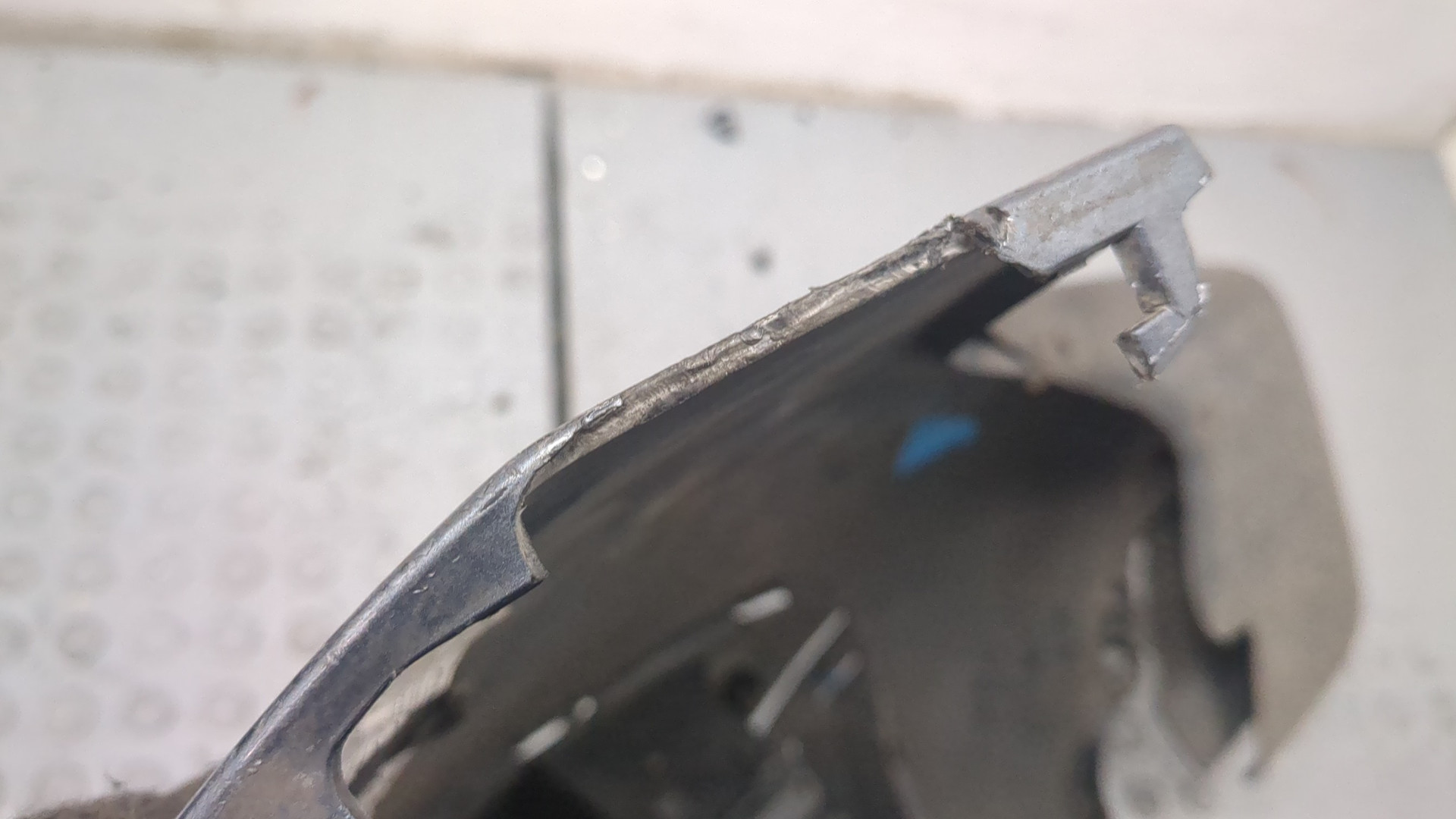 Накладка заднего бампера левая