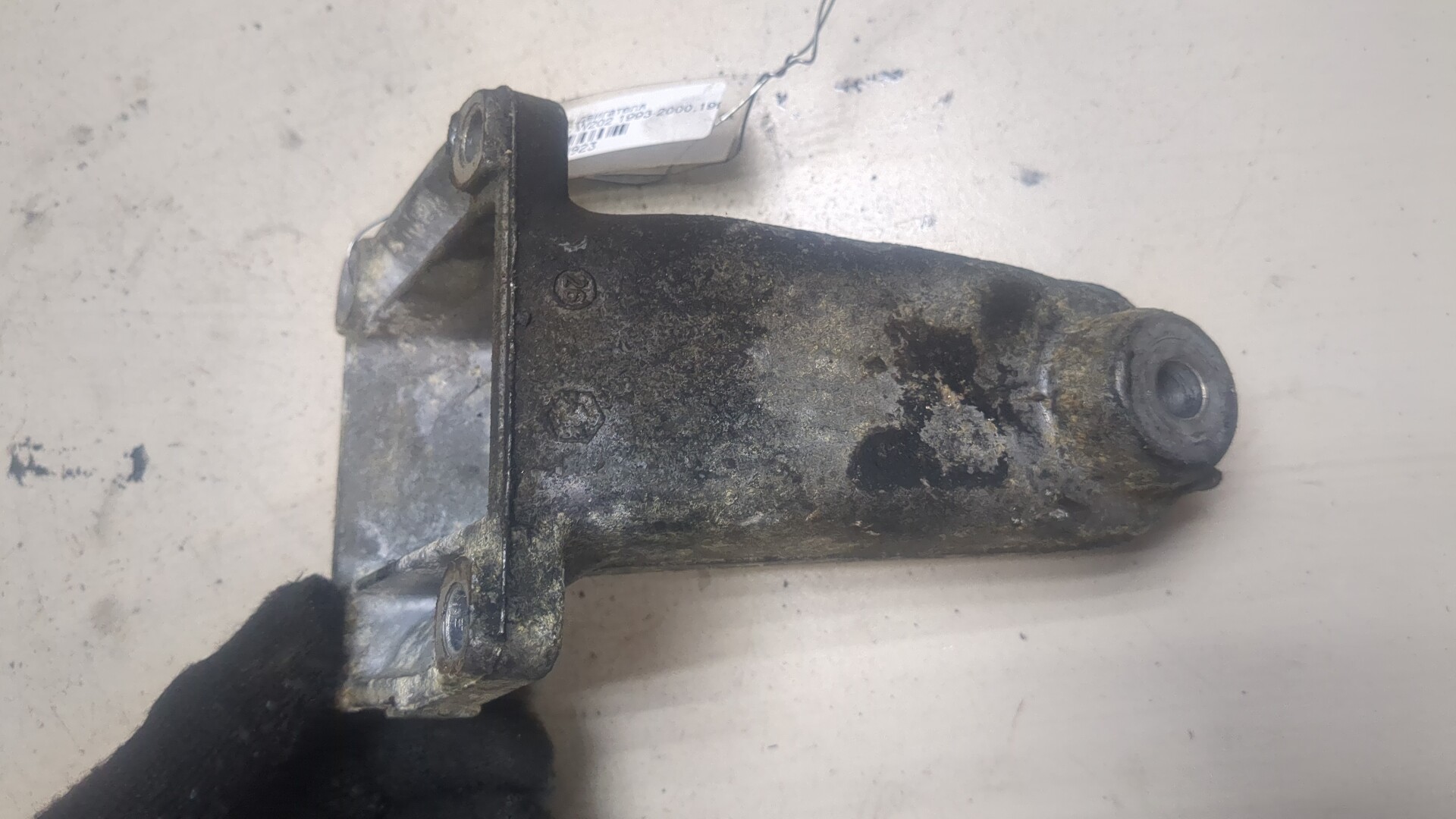 Кронштейн двигателя