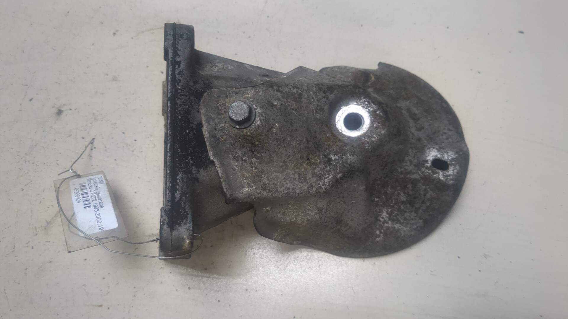 Кронштейн двигателя