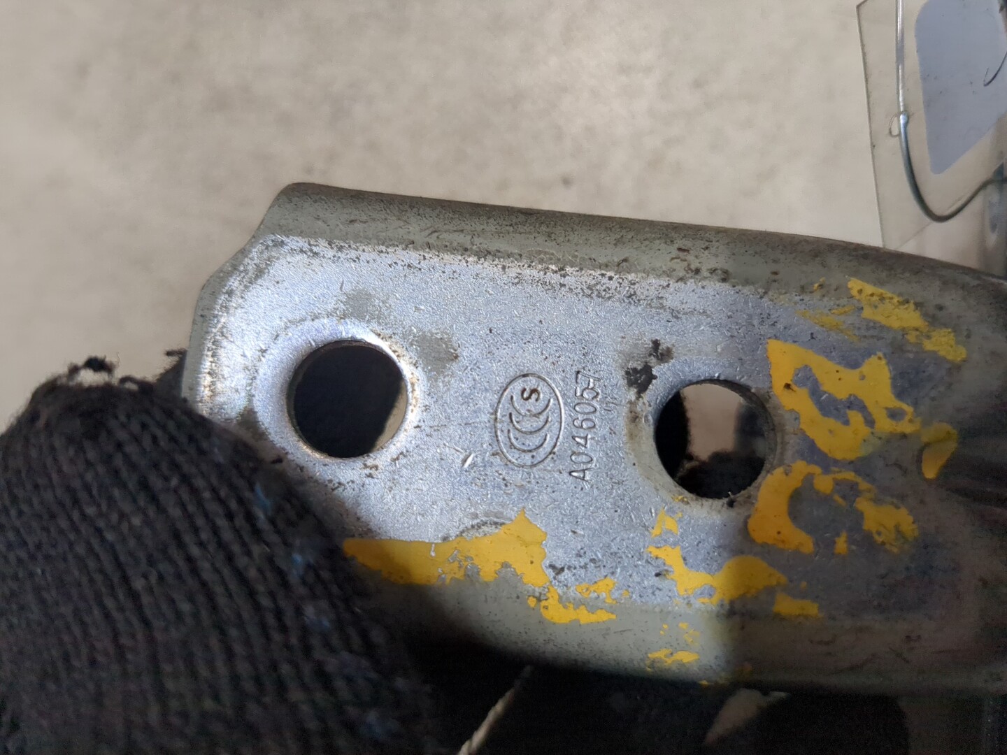 Петля двери