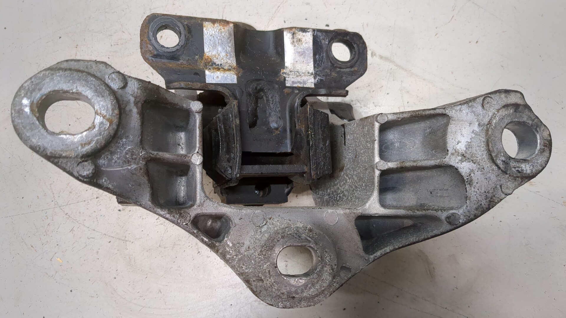 Опора двигателя